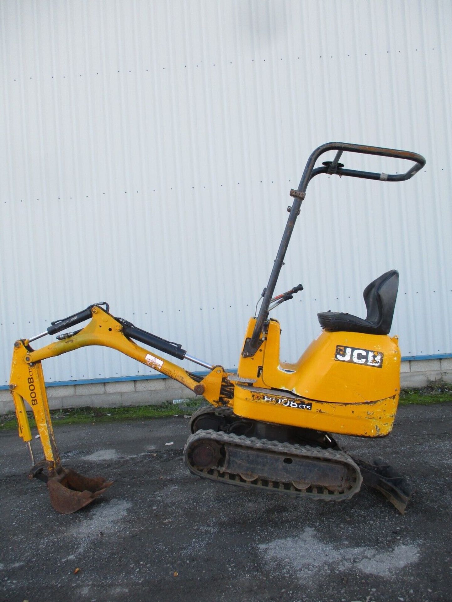 JCB 8008: MIGHTY MINI DIGGER FROM 2010, COMPACT POWER UNLEASHED - Image 3 of 14