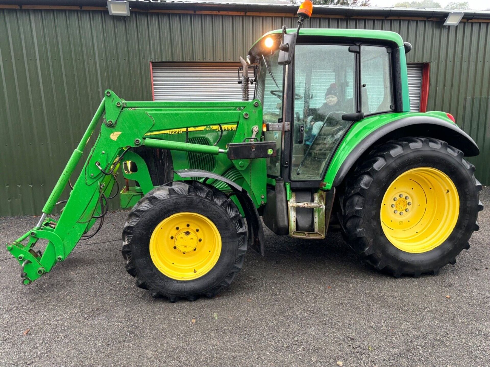 (ONLY 3.5K HOURS) JOHN DEERE 6220 SE TRACTOR WITH JOHN DEERE 631 LOADER