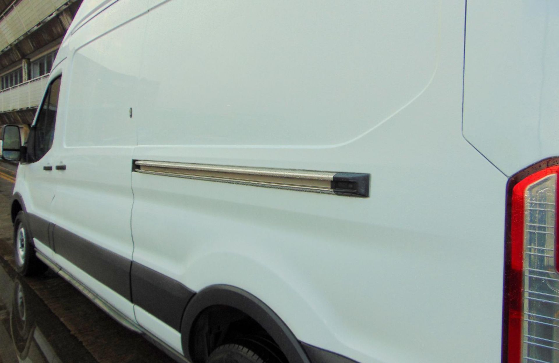 WORKHORSE ON WHEELS: FORD TRANSIT 2018, MANUAL, DIESEL, 3 SEATS, SERVICE HISTORY - Image 8 of 17