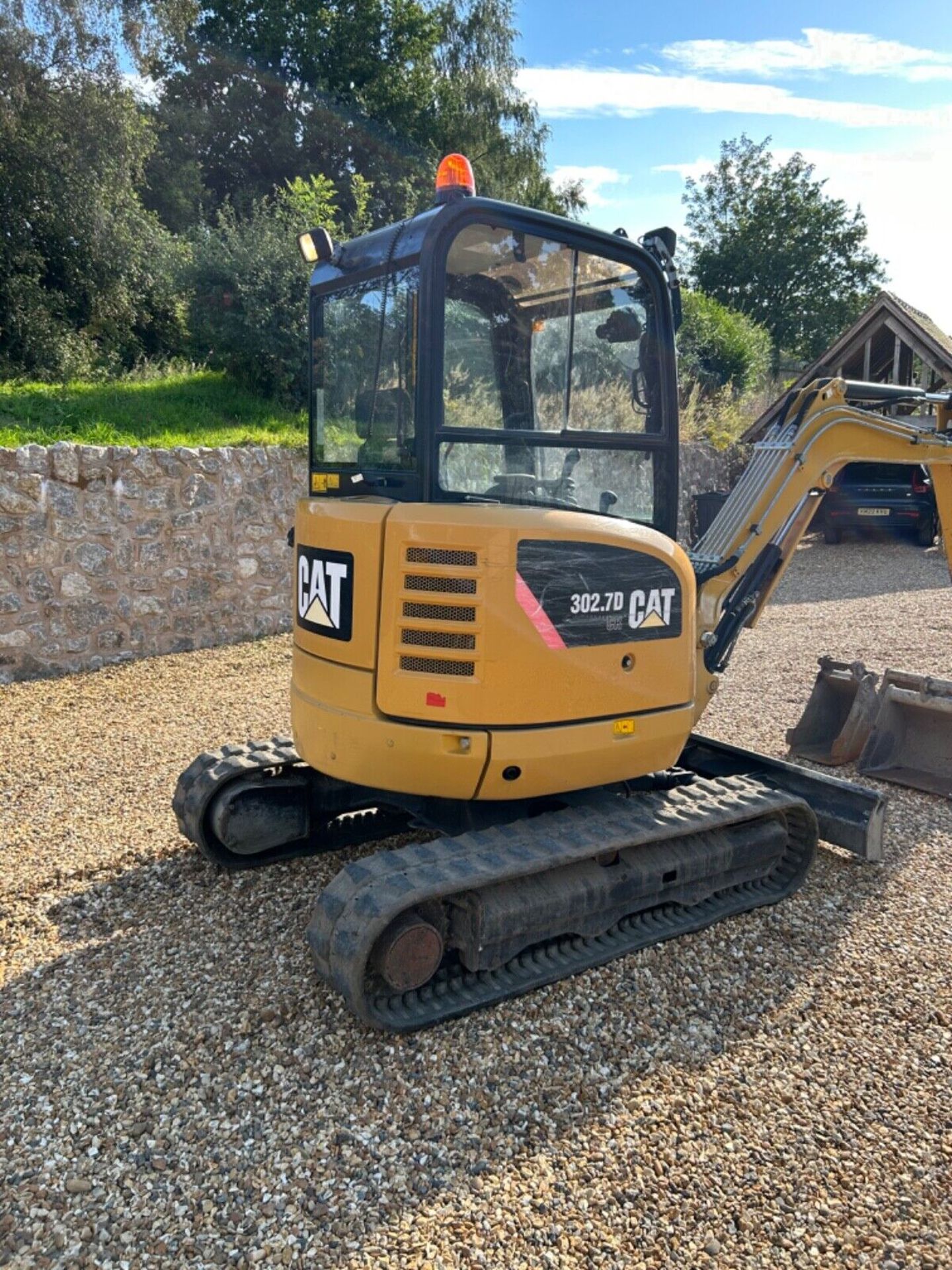 DEPENDABLE WORKHORSE: CAT 302.7 3-TON DIGGER FOR SALE - Image 4 of 15