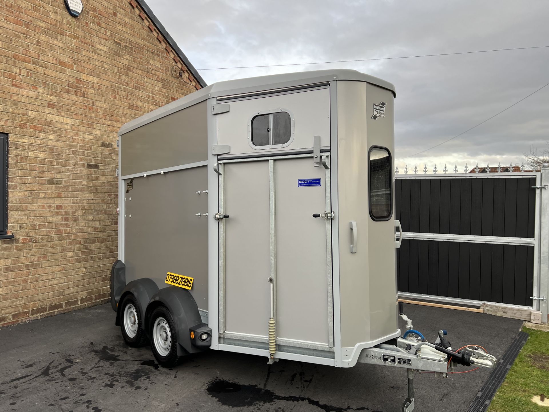 IFOR WILLIAMS HB506 HORSE TRAILER