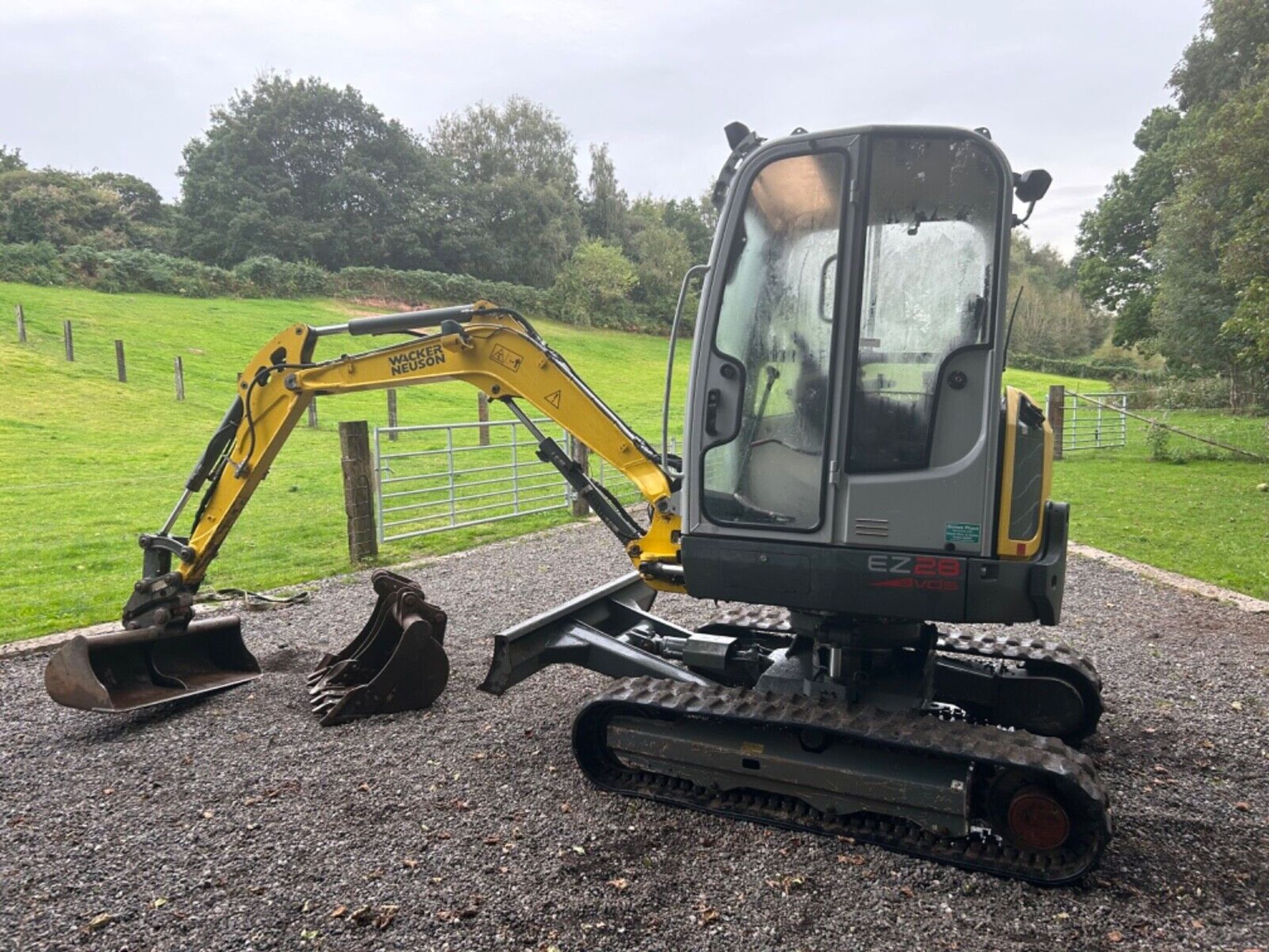 2016 WACKER NEUSON EZ28 VDS: VERSATILE COMPACT EXCAVATOR - Image 2 of 14