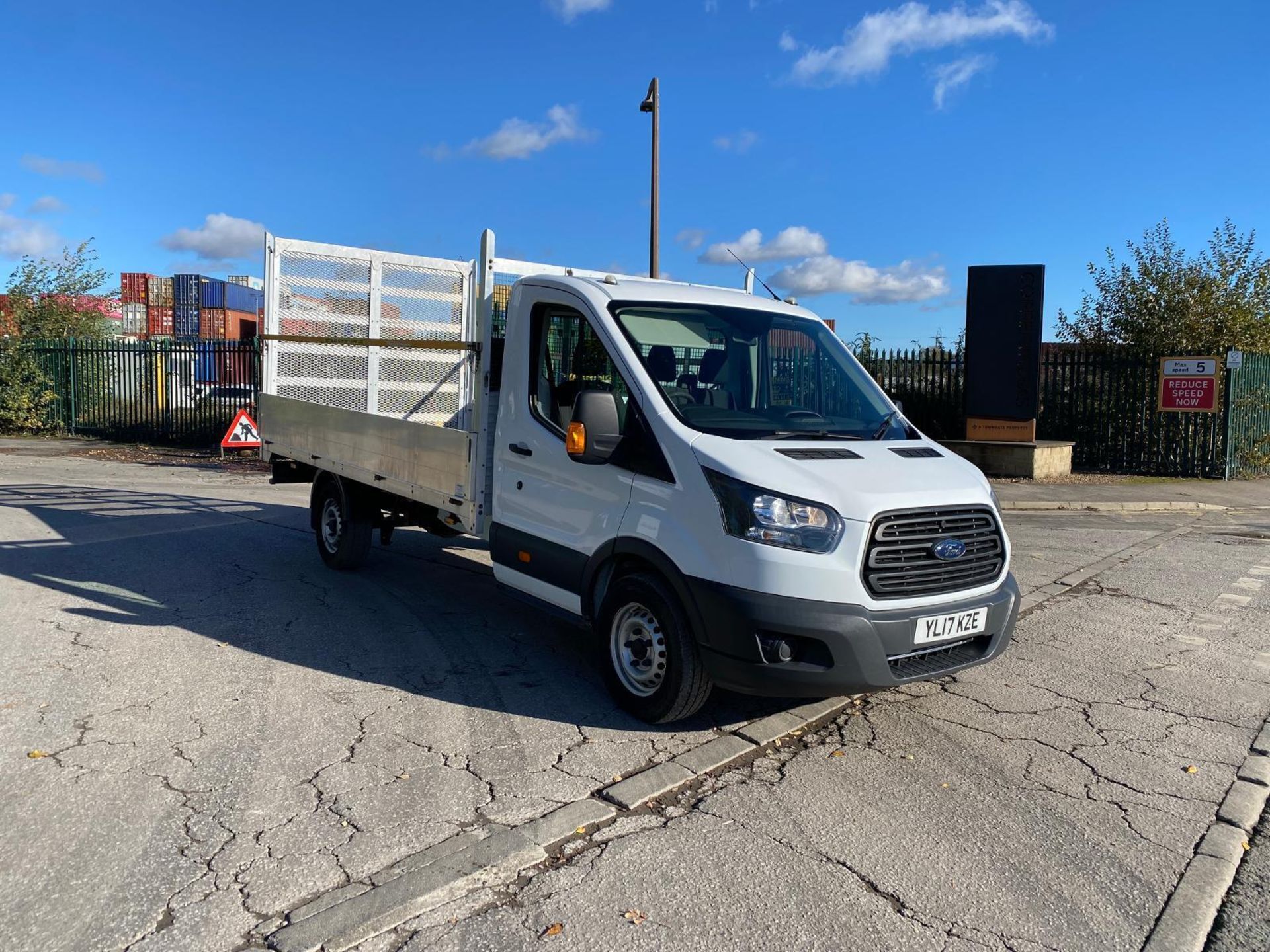 BEVERTAIL/FLATBED PICKUP TRUCK/RECOVERY (FORD TRANSIT 2017 2.0TDCI RWD 14FT) (NO VAT ON HAMMER)