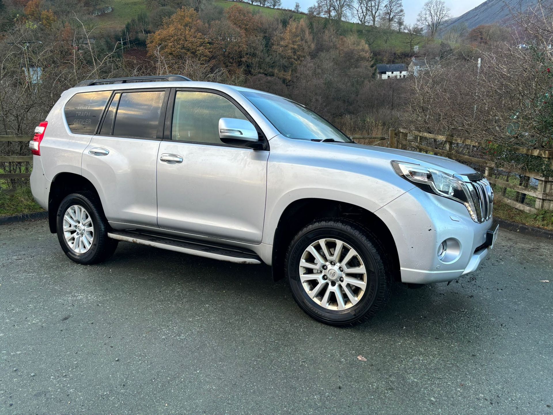 TOYOTA LAND CRUISER 2017 ICON AUTOMATIC - Image 2 of 12