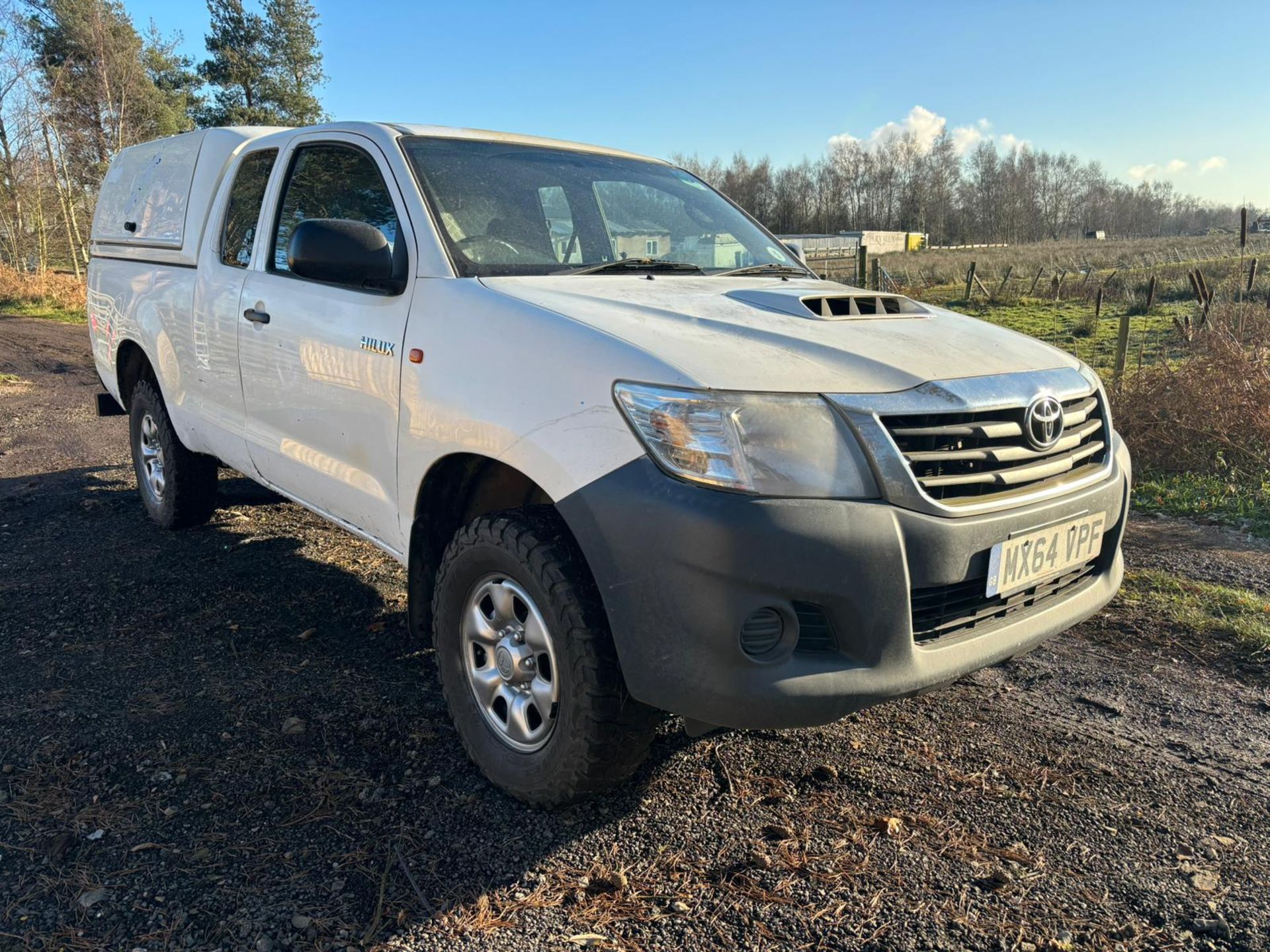 TOYOTA HILUX KING CAB PICKUP TRUCK 4X4 1 OWNER - Image 8 of 15