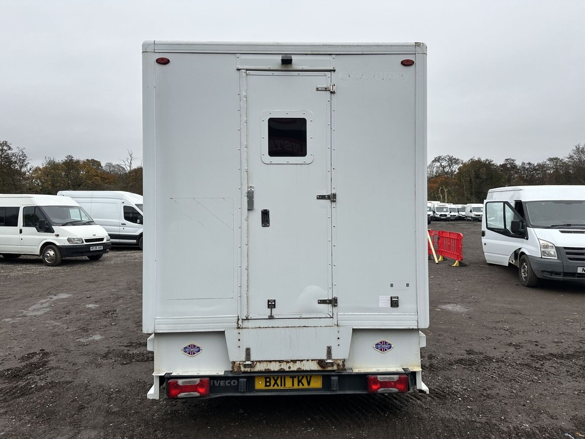 2011 IVECO DAILY CHASSIS CAB - MOT: 16TH JULY 2024 - NO VAT ON HAMMER - Image 8 of 15