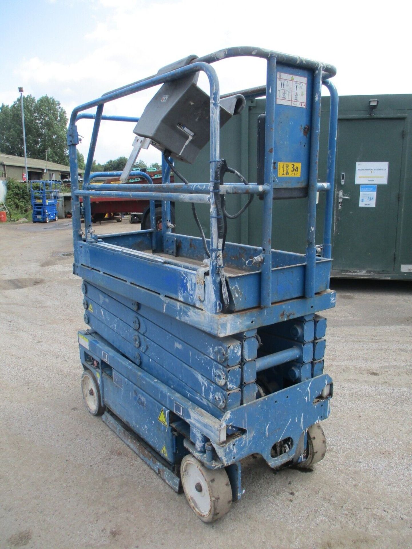 UPRIGHT MX19 SCISSOR LIFT ACCESS PLATFORM CHERRY PICKER GENIE 3219 SKYJACK - Image 10 of 12