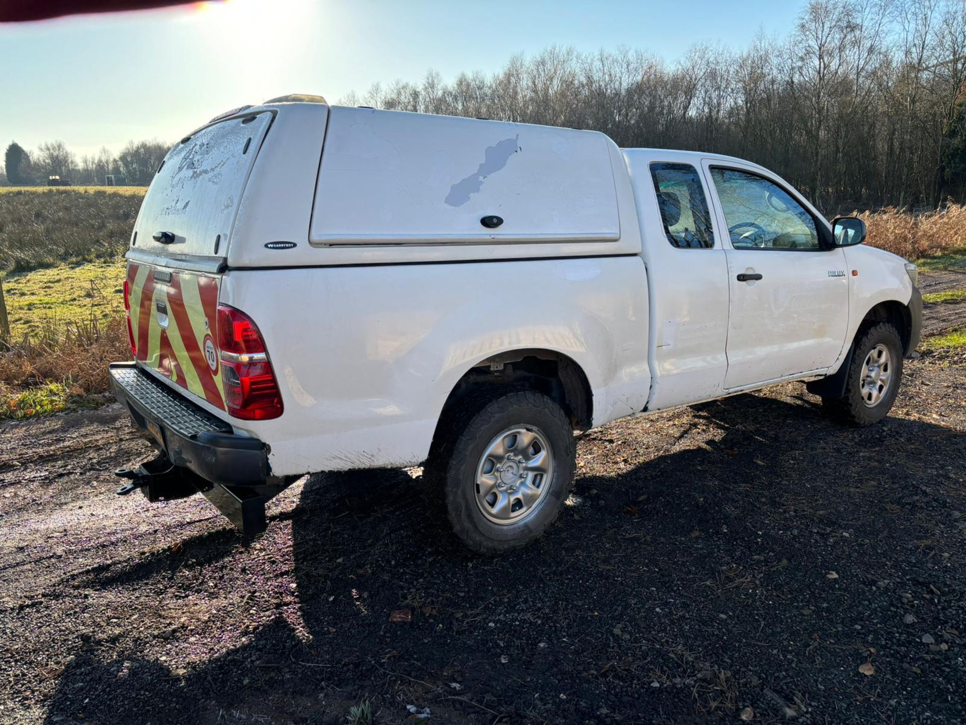 TOYOTA HILUX KING CAB PICKUP TRUCK 4X4 1 OWNER - Image 13 of 15