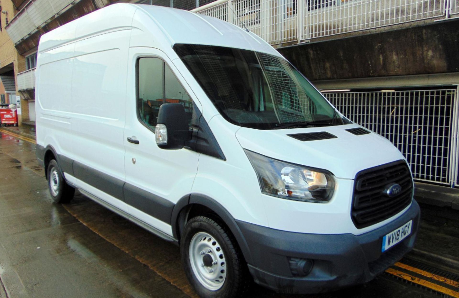 WORKHORSE ON WHEELS: FORD TRANSIT 2018, MANUAL, DIESEL, 3 SEATS, SERVICE HISTORY - Image 16 of 17