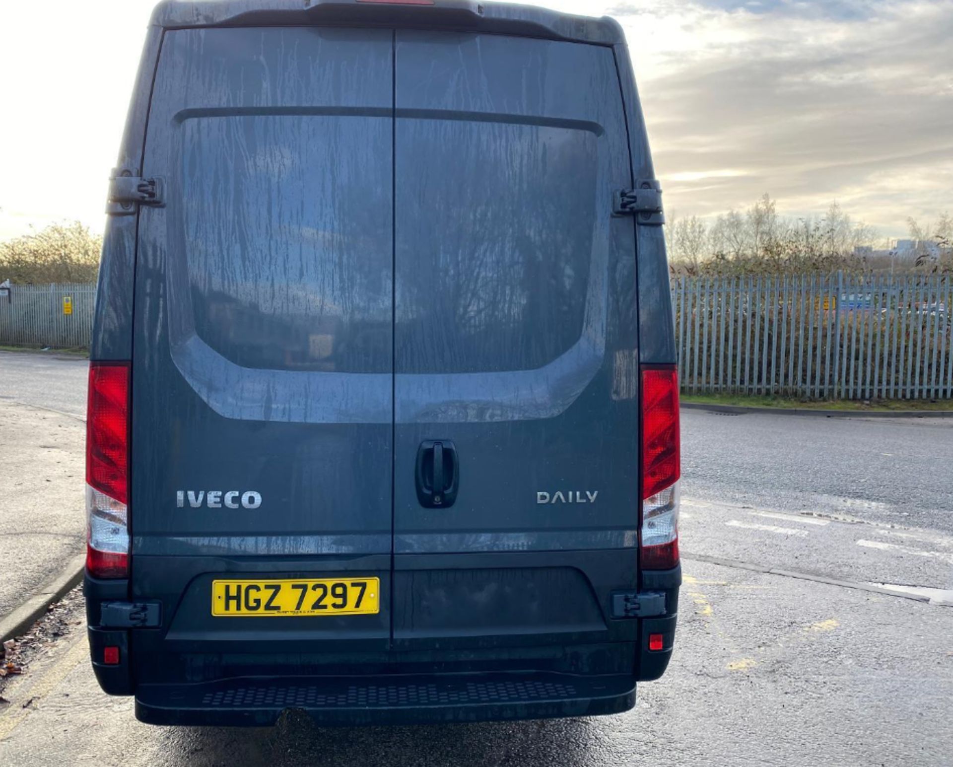 FIRST-CLASS WORKHORSE: '17 IVECO DAILY, LOW MILES, EURO6 - Image 3 of 13