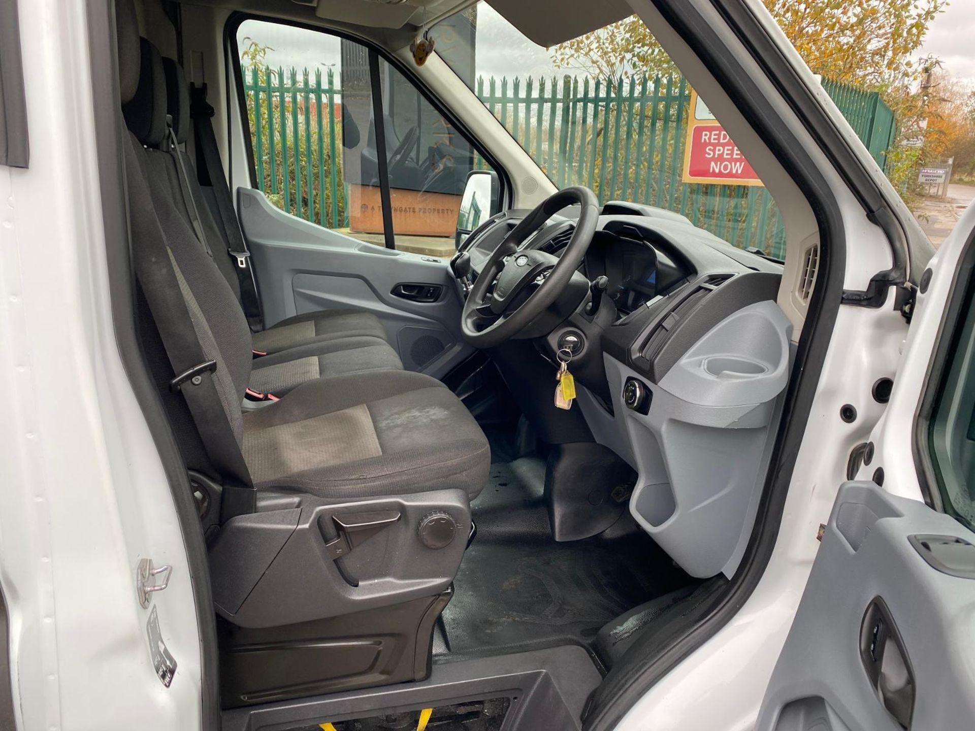ON THE MOVE: 2015 FORD TRANSIT, DIESEL, MANUAL, FULLY EQUIPPED - Image 7 of 16