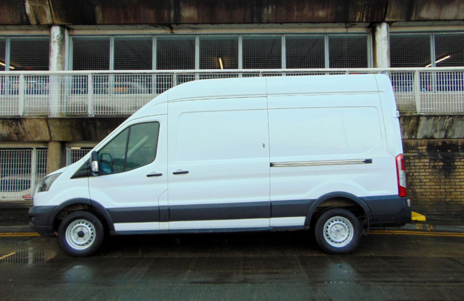 WORKHORSE ON WHEELS: FORD TRANSIT 2018, MANUAL, DIESEL, 3 SEATS, SERVICE HISTORY