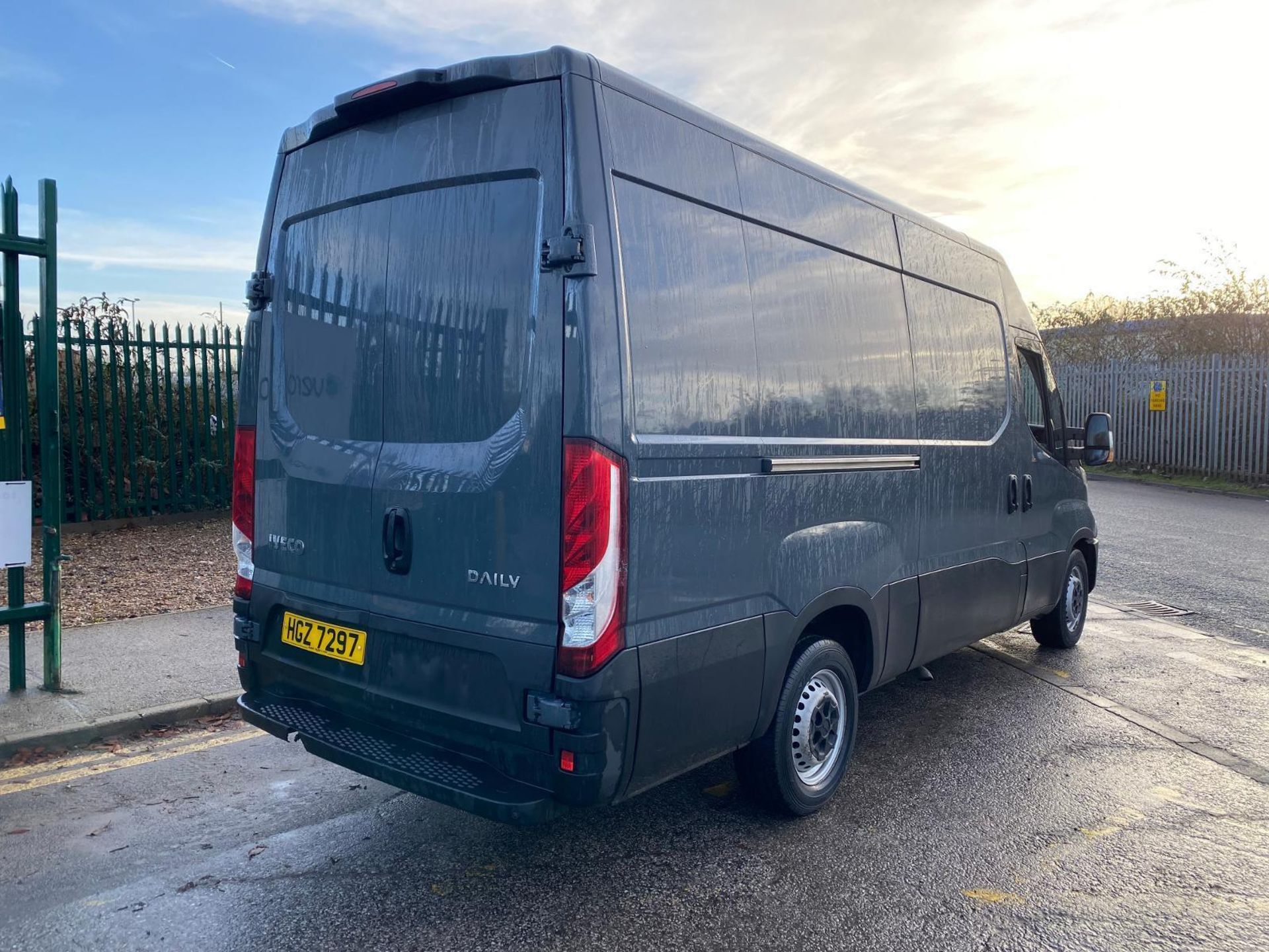 FIRST-CLASS WORKHORSE: '17 IVECO DAILY, LOW MILES, EURO6 - Image 11 of 13