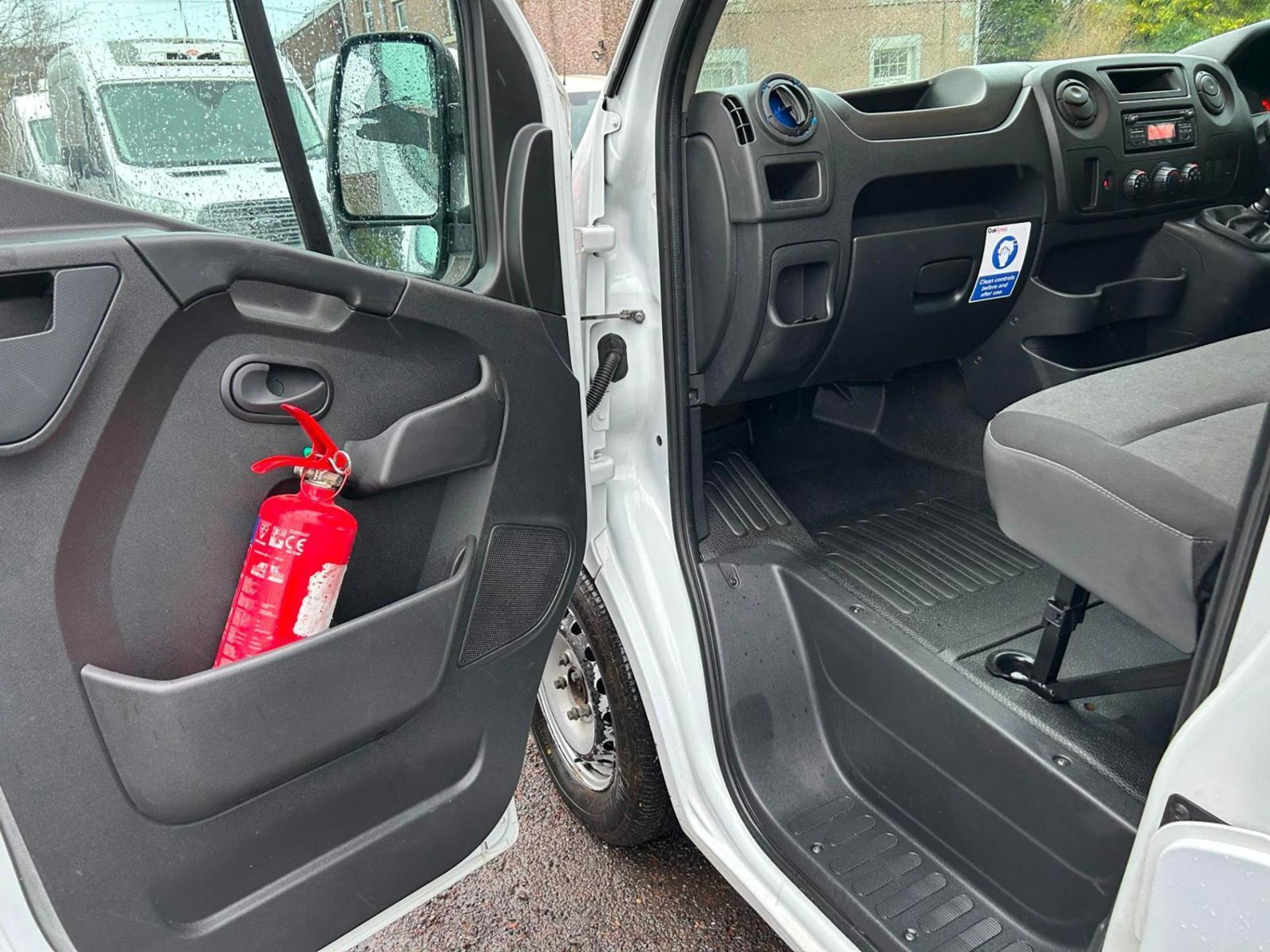 2019 RENAULT MASTER L35 DCI 130: HIGH ROOF, LONG WHEELBASE - Image 5 of 11