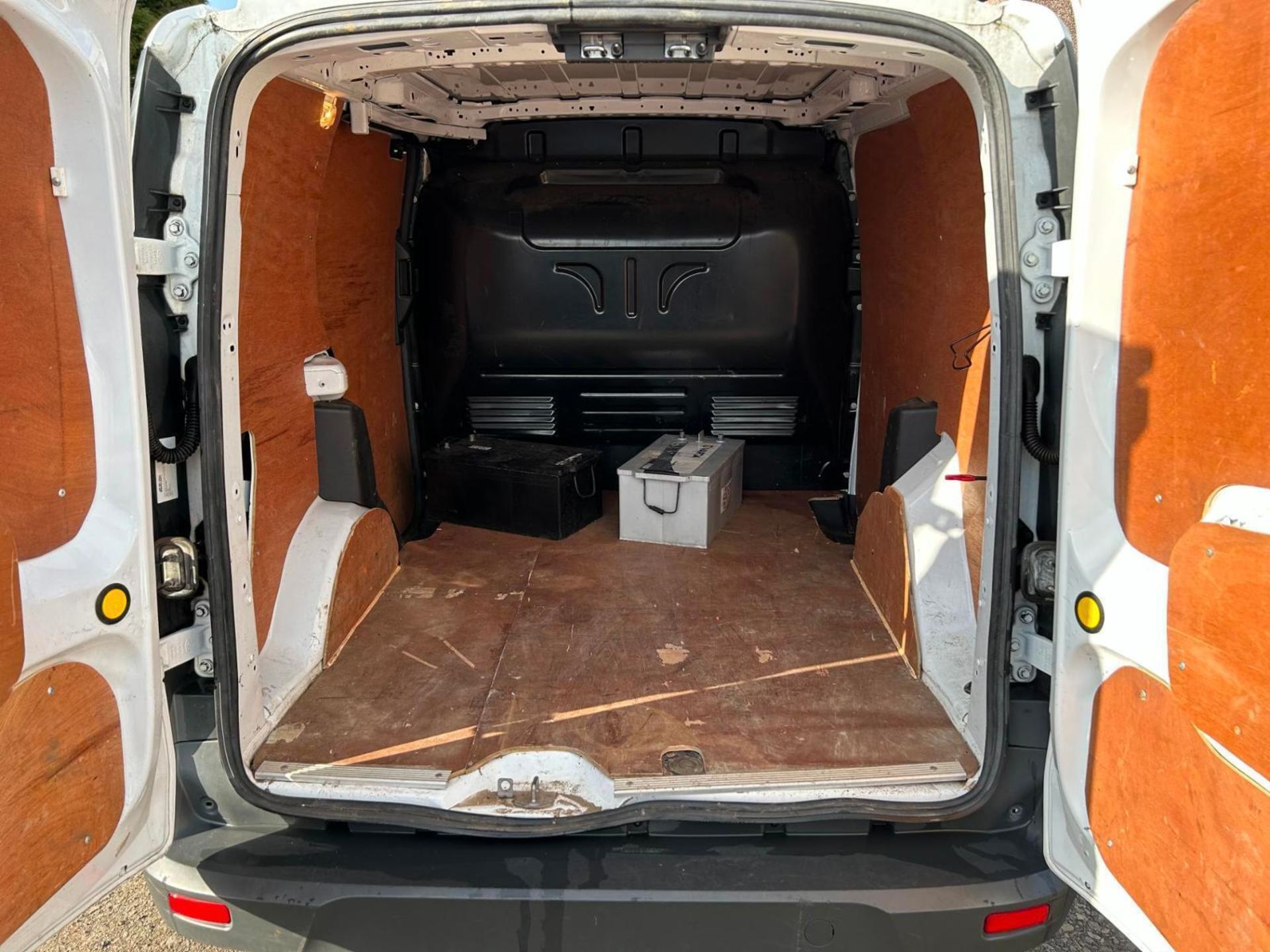 PRACTICAL FLEET SOLUTION: 2018 FORD TRANSIT CONNECT, MANUAL - Image 9 of 14