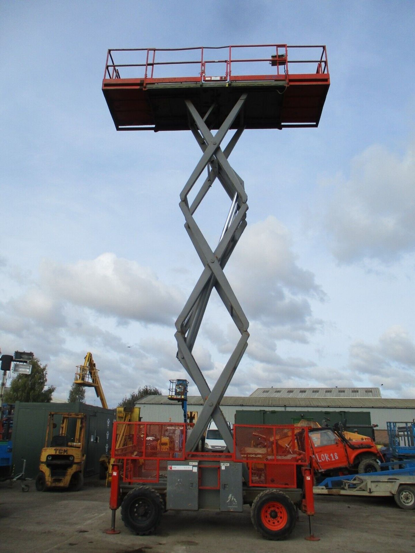 SKYJACK KUBOTA ENGINE SJ8831 SCISSOR LIFT - Image 13 of 14