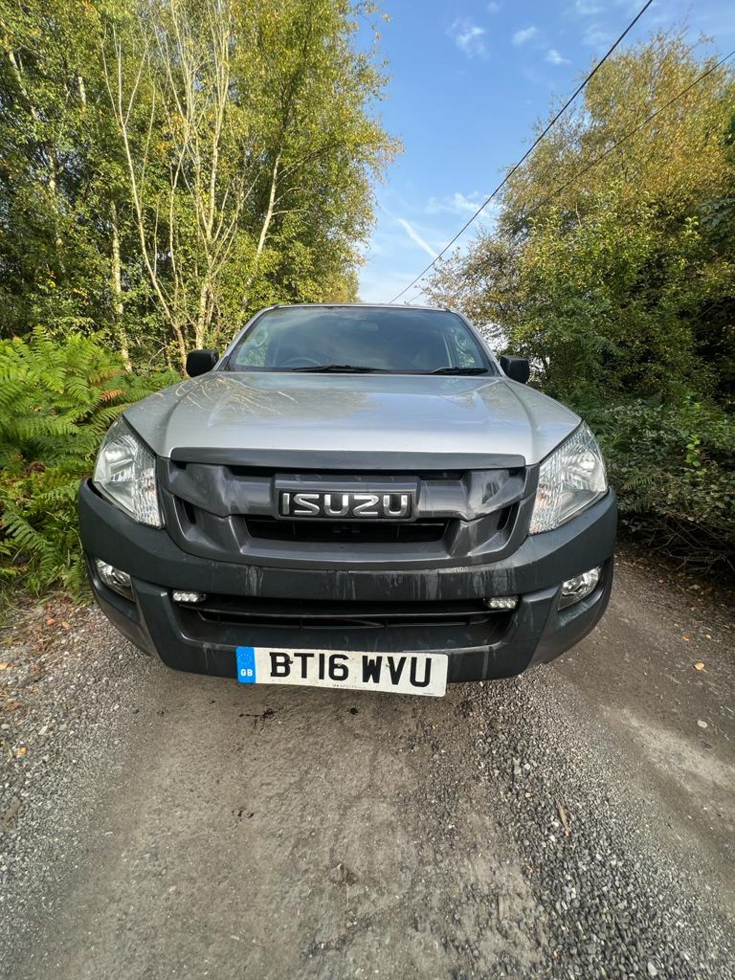 IZUZU D-MAX PICK UP 4X4 FULL V5 2 KEYS 1 OWNER FROM NEW - Image 8 of 15