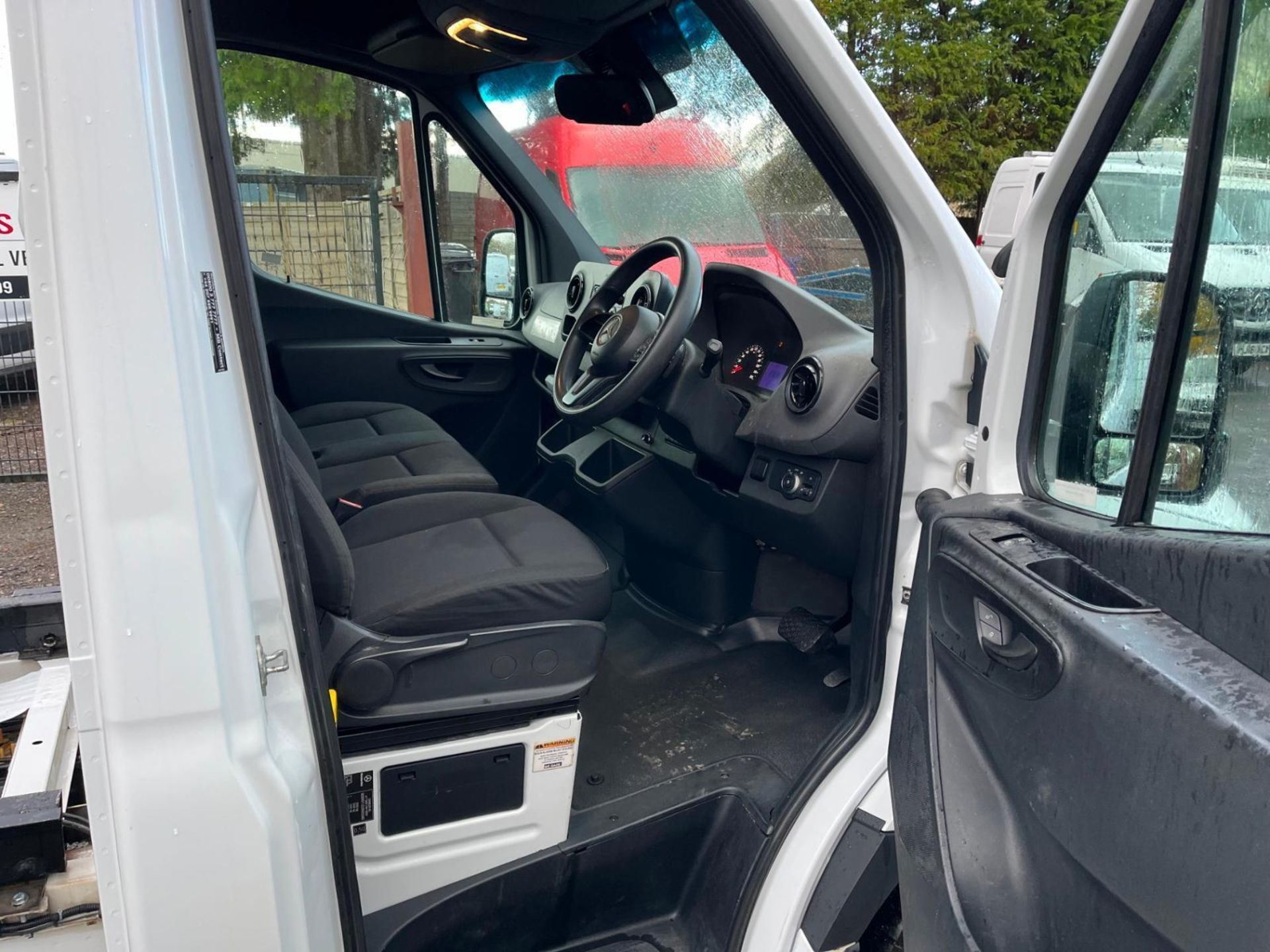 2018 SPRINTER TIPPER: 159K MILES, WELL-MAINTAINED FLEET VAN - Image 11 of 15