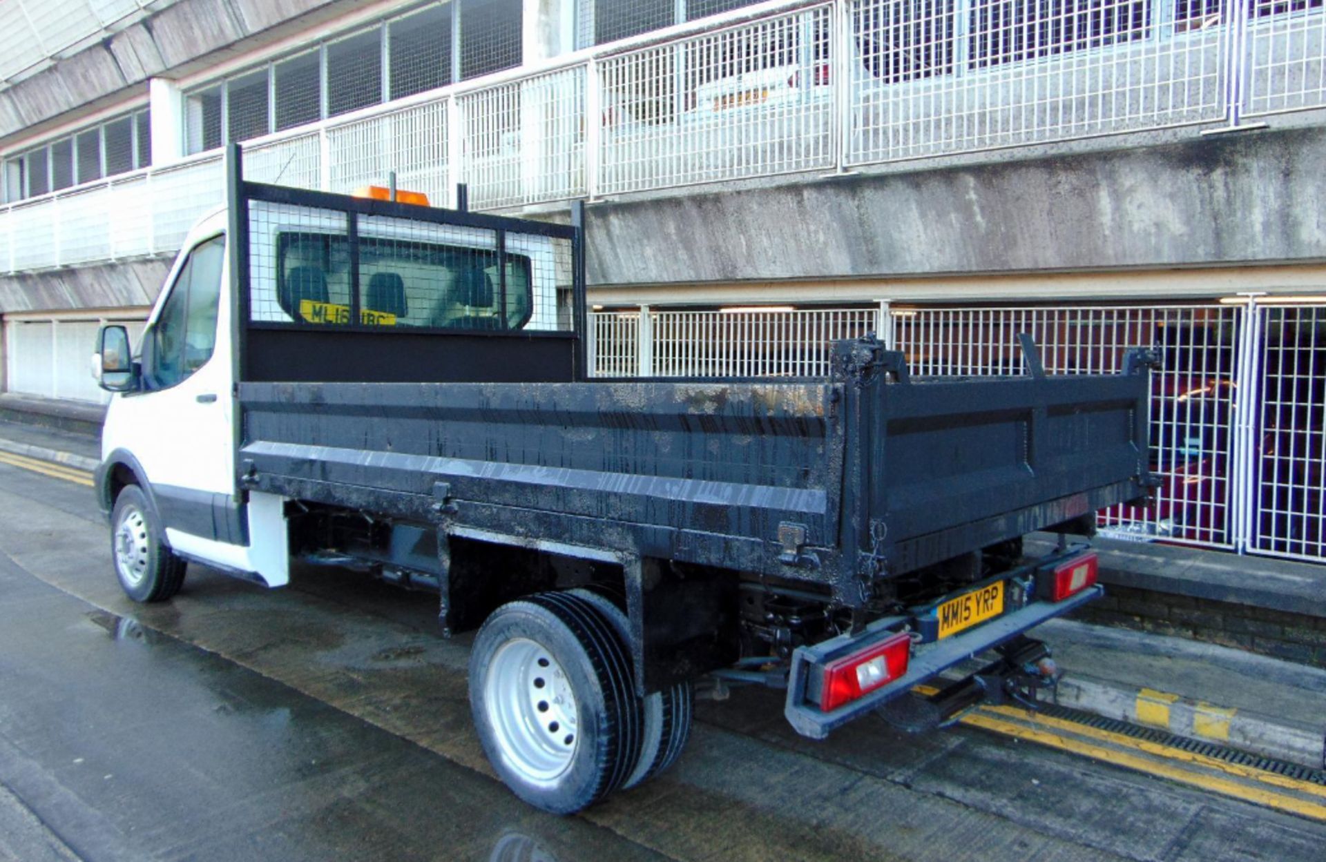 TRANSIT TIPPER 2015: FLASHING BEACON, ELECTRIC WINDOWS - Image 13 of 19