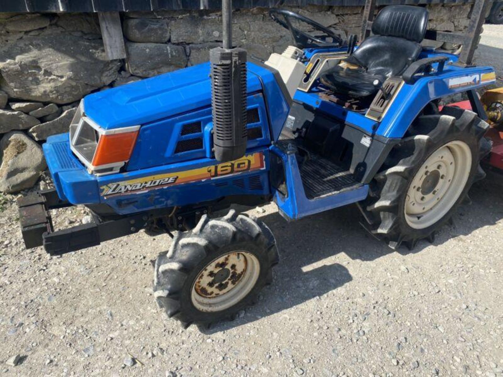 ISEKI LANDHOPE 160: COMPACT TRACTOR FOR VERSATILE USE