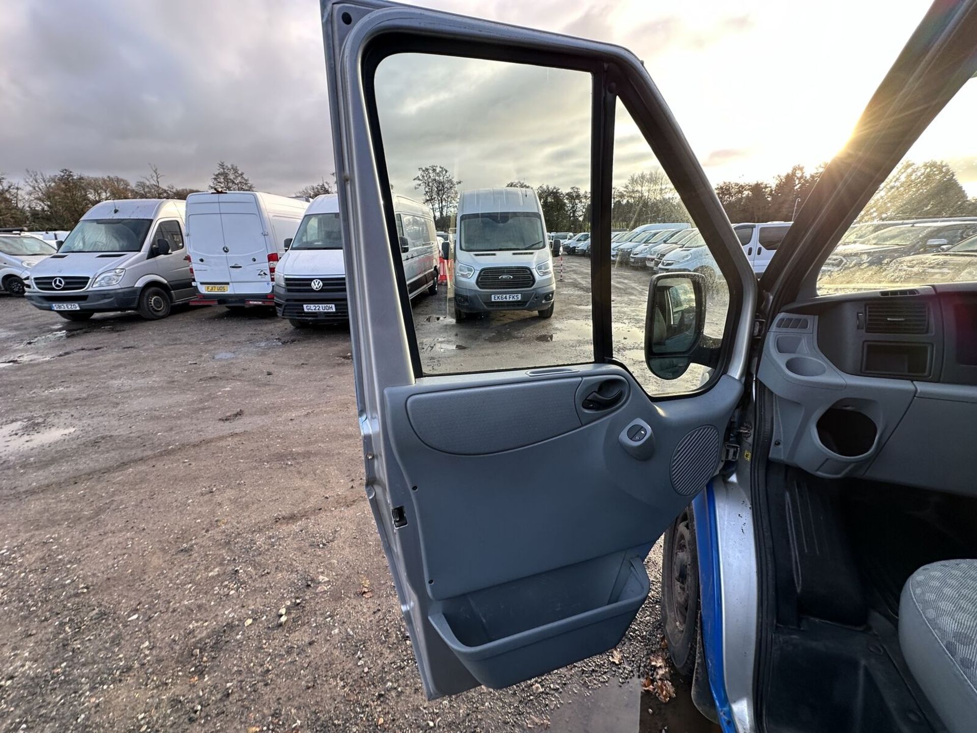 BLUE BEAUTY: 2013 FORD TRANSIT CAMPER VAN, READY FOR ADVENTURE - (NO VAT ON HAMMER) - Image 12 of 18