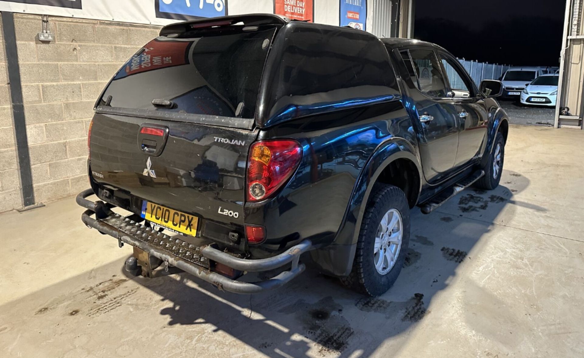 2010 MITSUBISHI L200 TROJAN: BLACK BEAUTY WITH 4X4 MIGHT! - Image 8 of 19