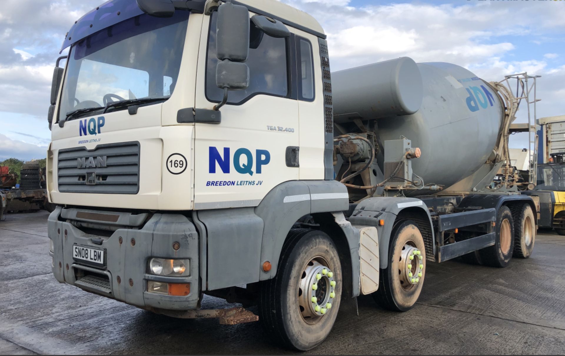 2008 DIESEL MAN 32-400 8×4 CEMENT MIXER TRUCK