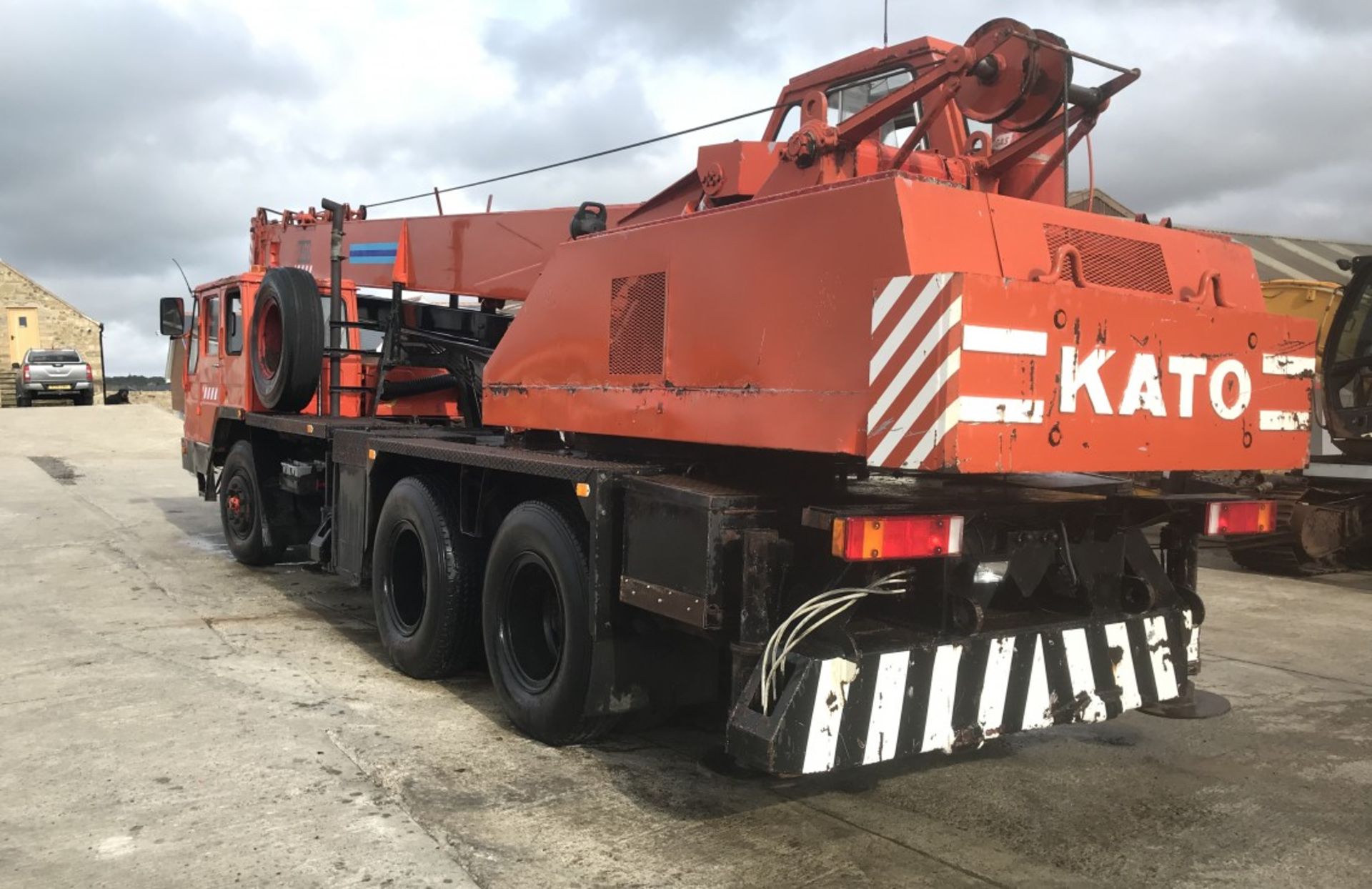 KATO NK200 BE 25 TON TRUCK CRANE - Image 18 of 26