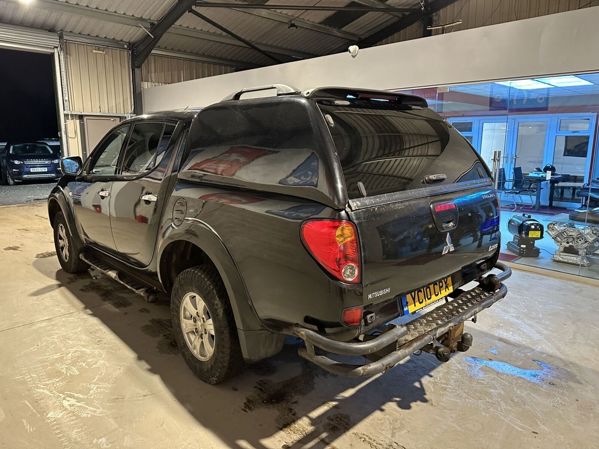 2010 MITSUBISHI L200 TROJAN: BLACK BEAUTY WITH 4X4 MIGHT! - Image 16 of 19