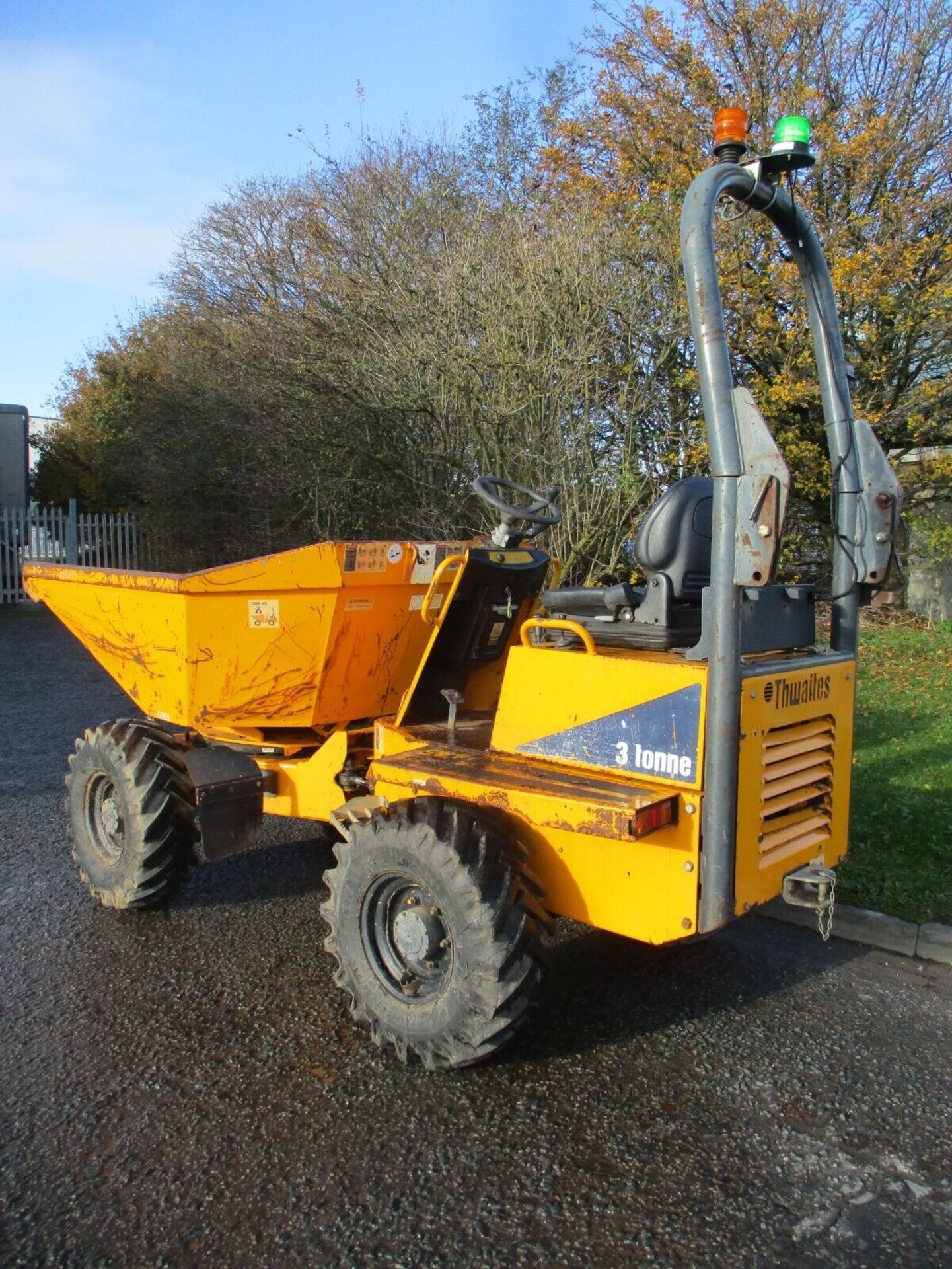 2011 THWAITES 3 TON DUMPER - Image 11 of 15