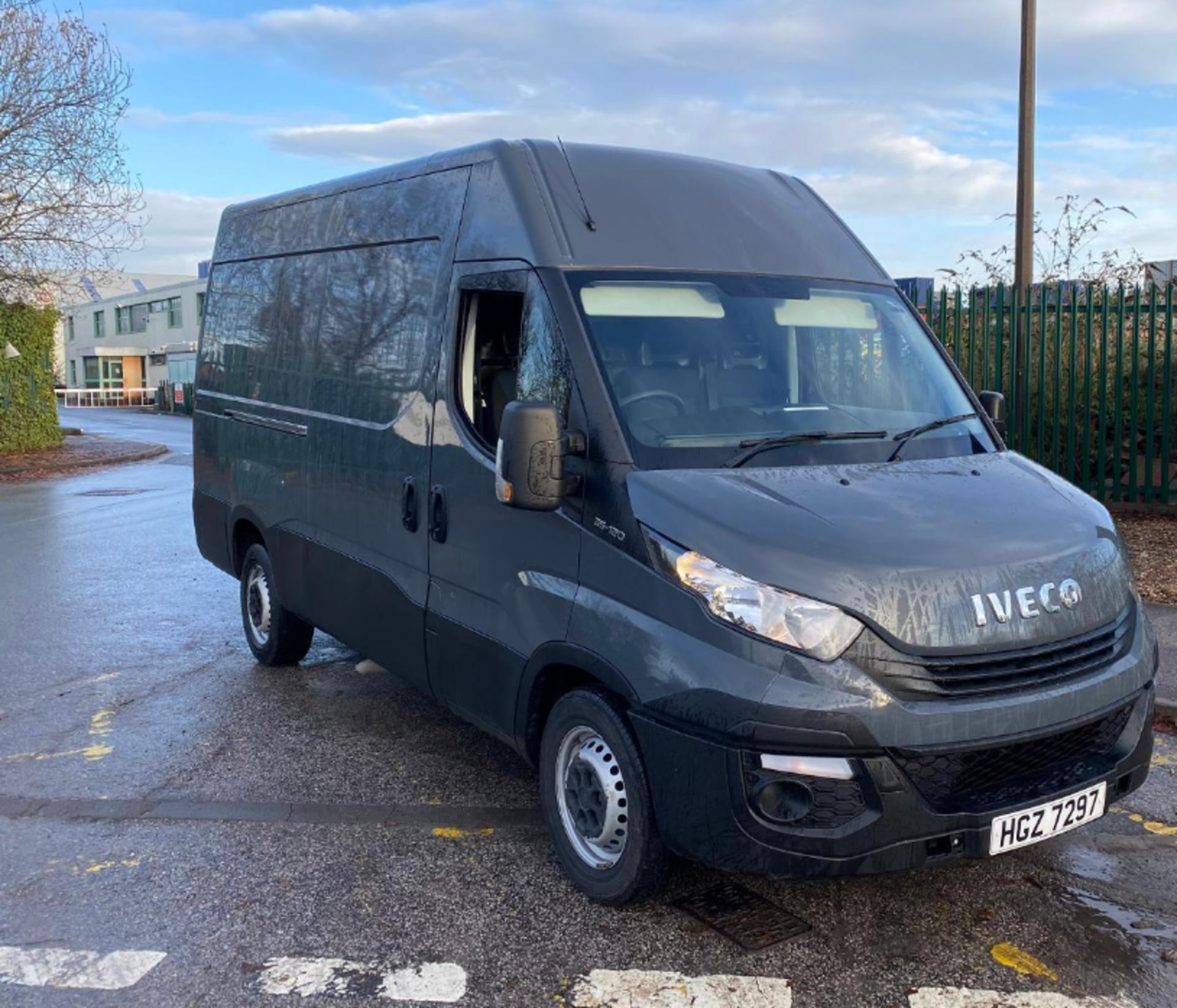 FIRST-CLASS WORKHORSE: '17 IVECO DAILY, LOW MILES, EURO6 - Image 2 of 13