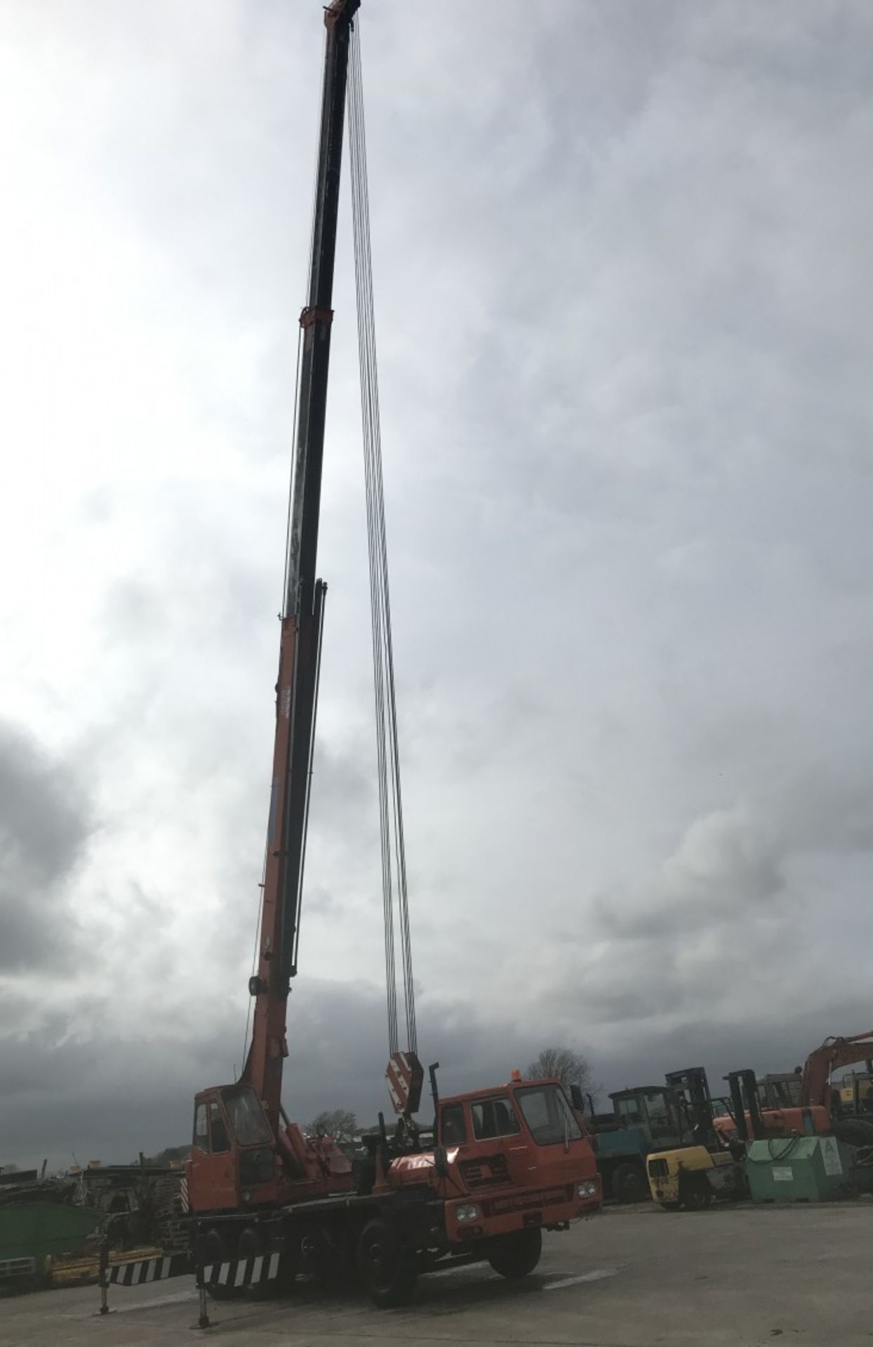 KATO NK200 BE 25 TON TRUCK CRANE - Image 7 of 26