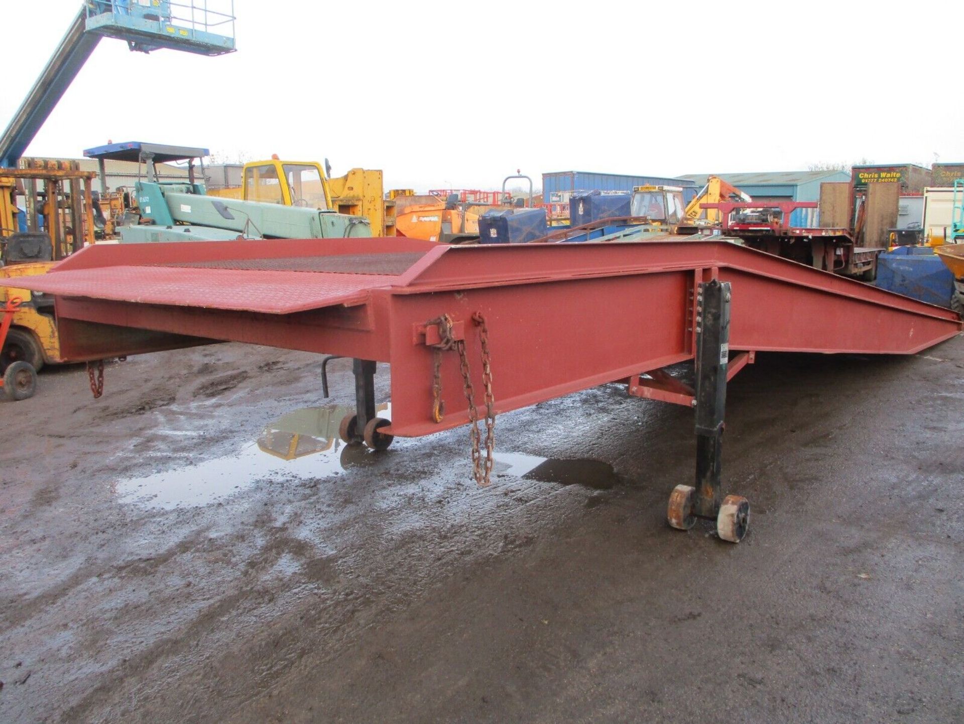 12 METRES LONG THORWORLD CONTAINER LOADING RAMP