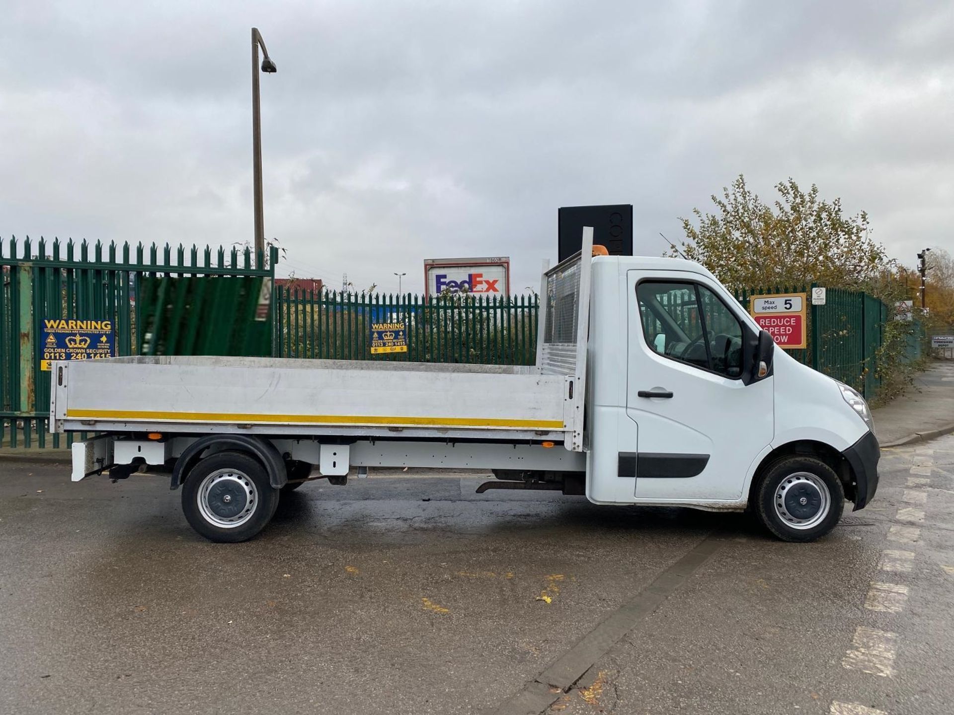 EFFORTLESS HAULING: 2015 VAUXHALL MOVANO 2.3 DROPSIDE, 73K MILES - Image 10 of 13