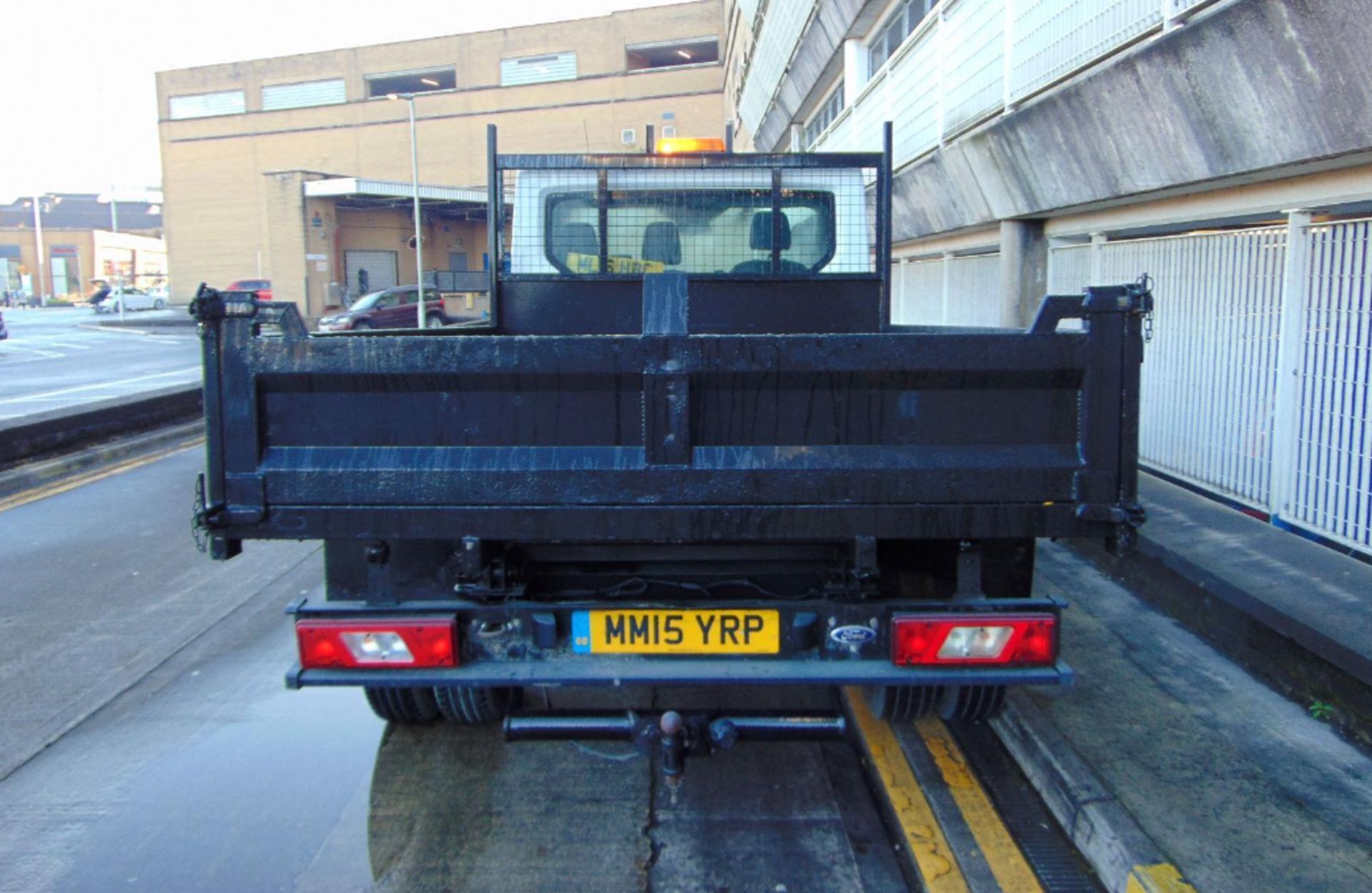 TRANSIT TIPPER 2015: FLASHING BEACON, ELECTRIC WINDOWS - Image 18 of 19