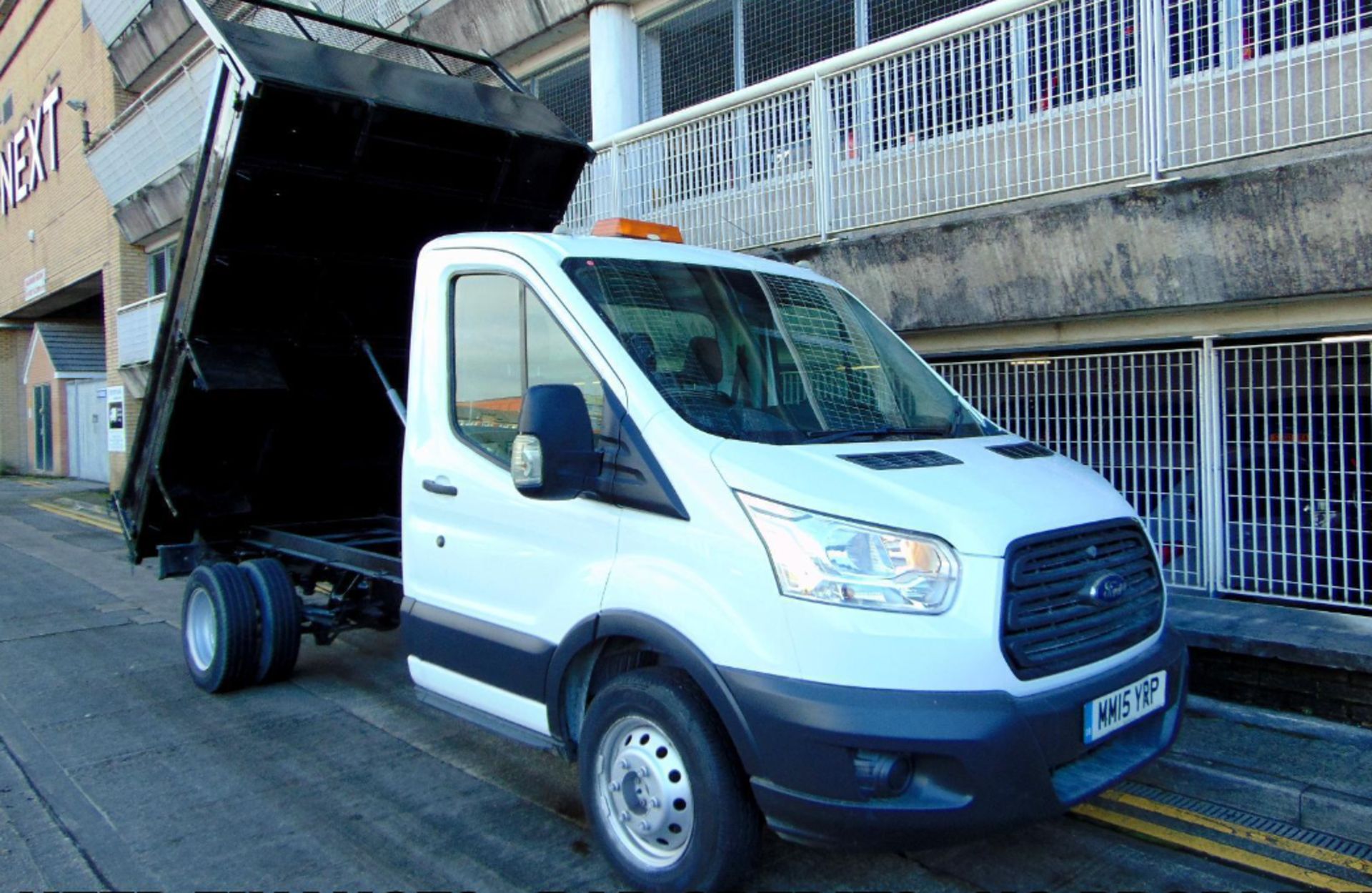 TRANSIT TIPPER 2015: FLASHING BEACON, ELECTRIC WINDOWS - Image 8 of 19