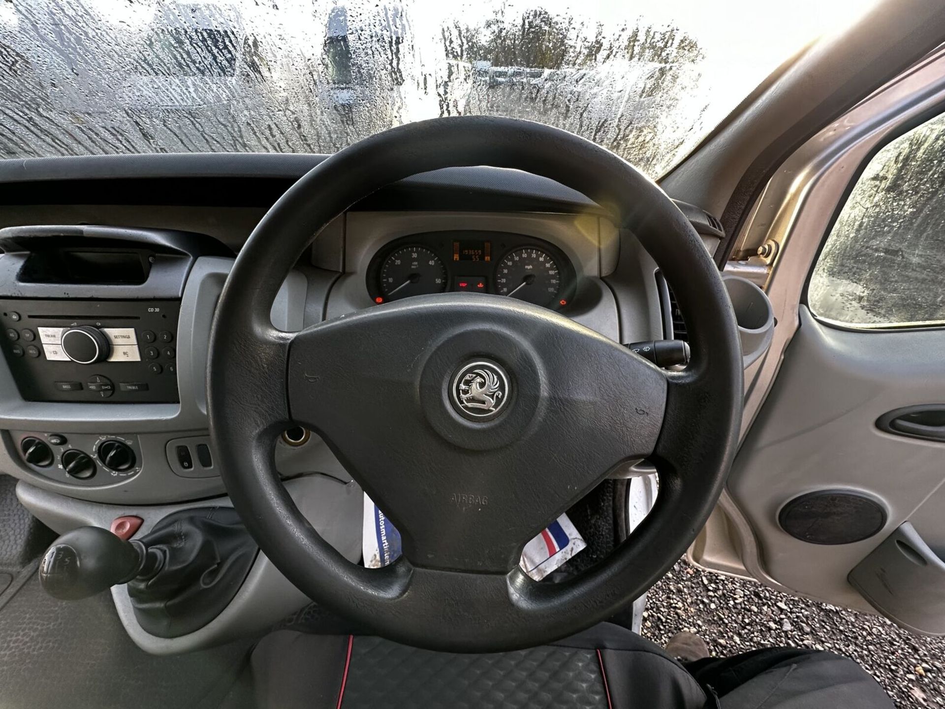 NIPPY PERFORMER: 115 BHP VAUXHALL VIVARO, HONEST WORK VAN - (NO VAT ON HAMMER) - Image 6 of 15