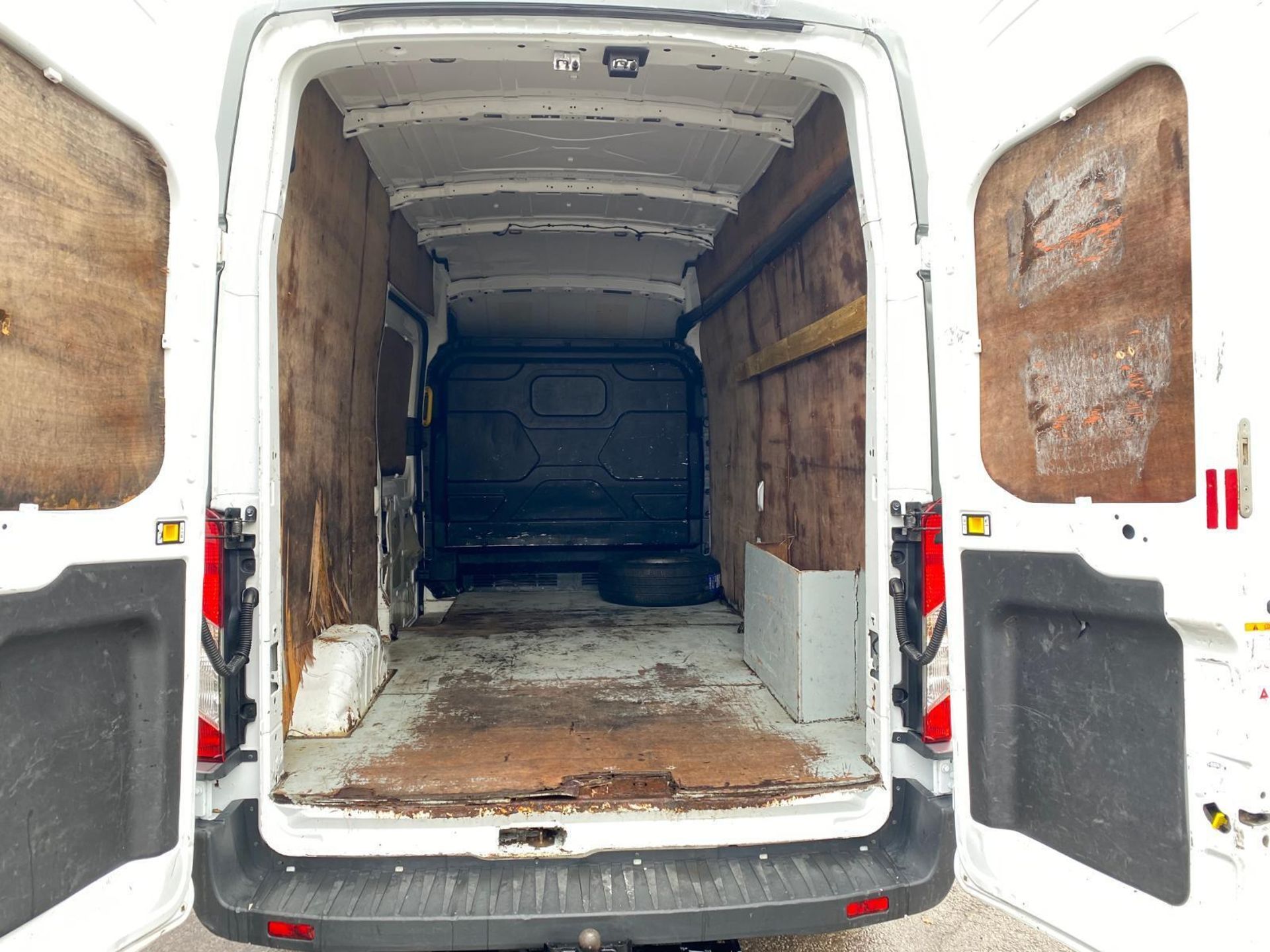 ON THE MOVE: 2015 FORD TRANSIT, DIESEL, MANUAL, FULLY EQUIPPED - Image 12 of 16