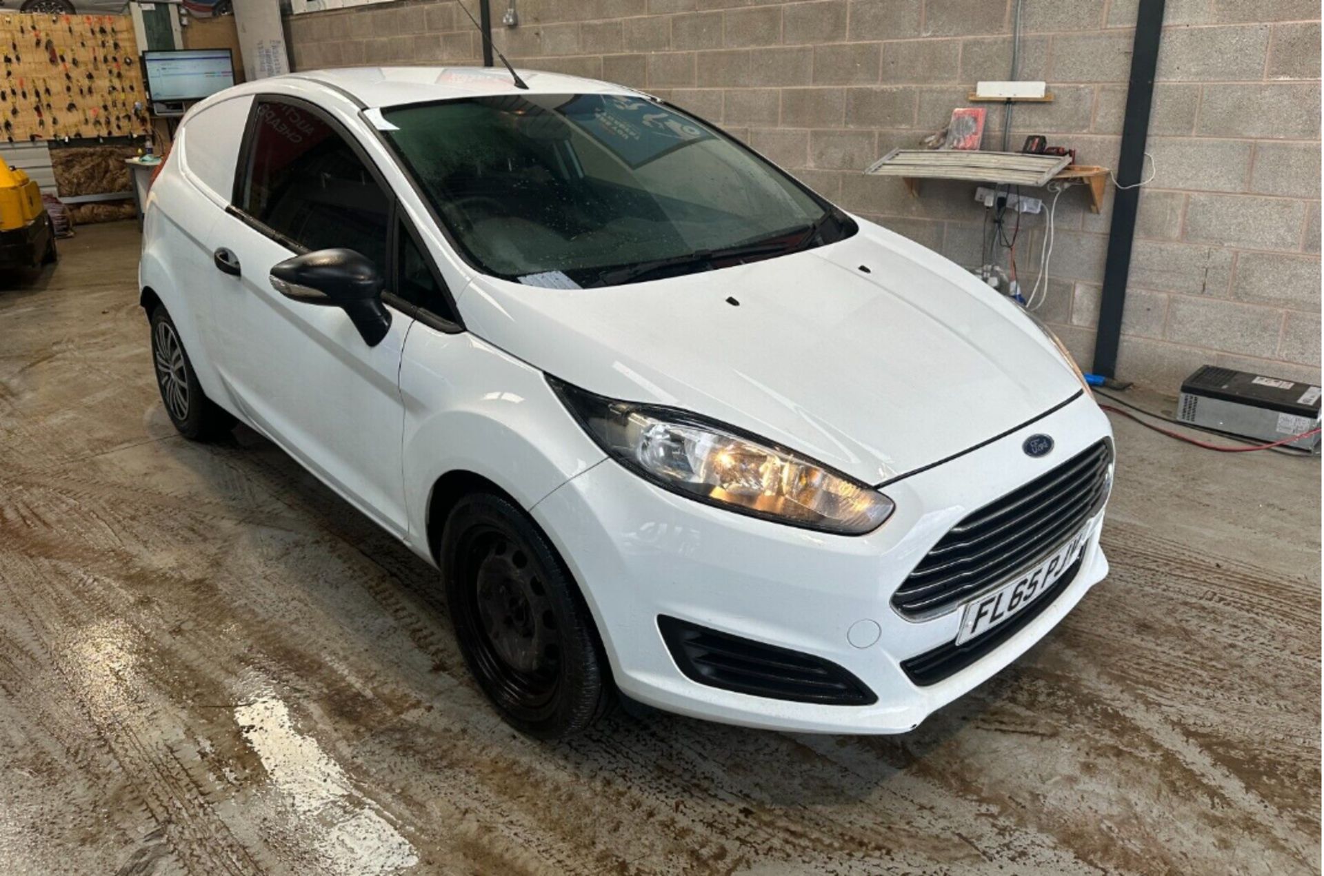 STURDY PERFORMER: 65 PLATE FORD FIESTA, A/C & ELECTRIC WINDOWS - NO VAT ON HAMMER - Image 4 of 15