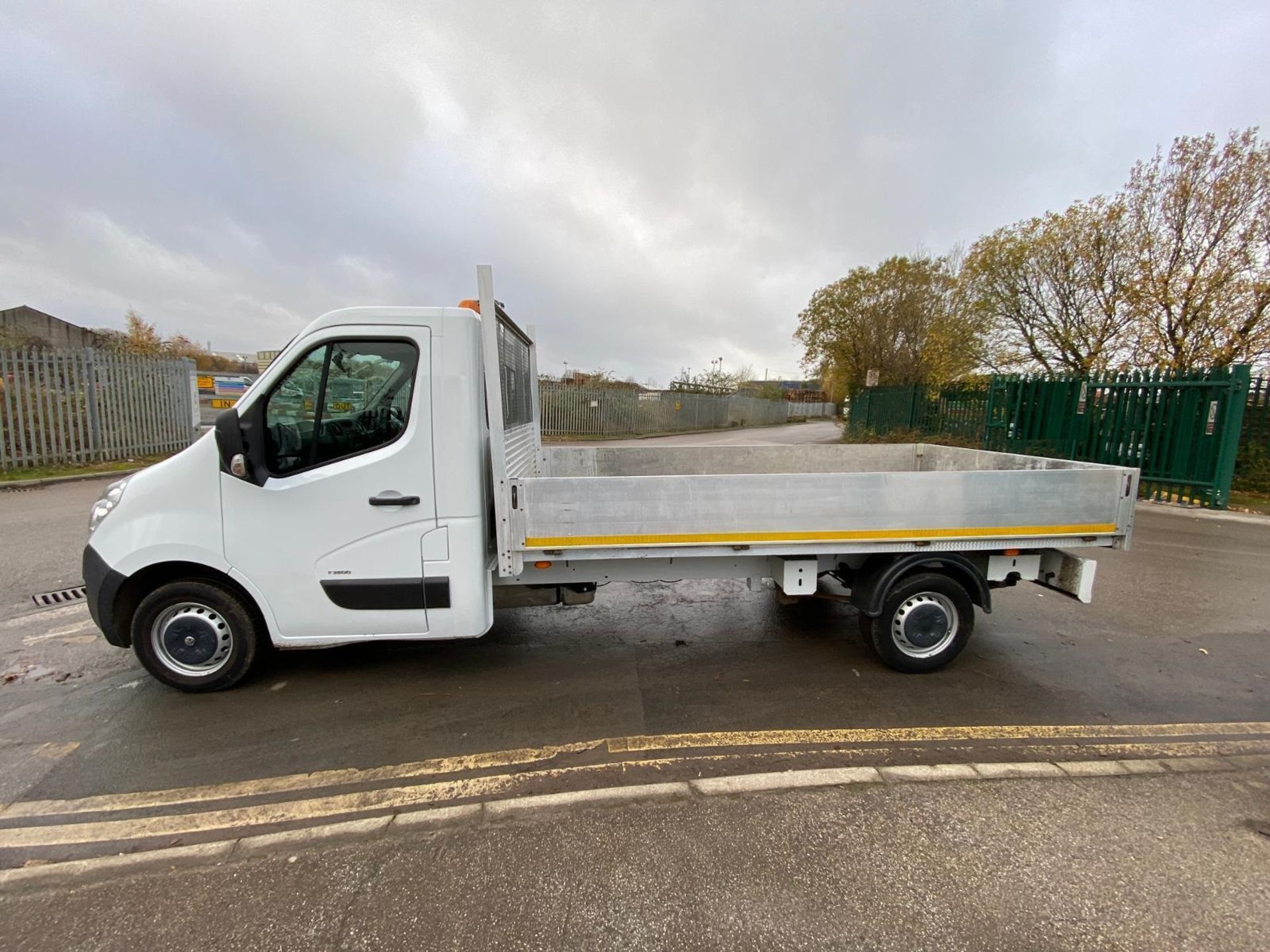 EFFORTLESS HAULING: 2015 VAUXHALL MOVANO 2.3 DROPSIDE, 73K MILES - Image 6 of 13