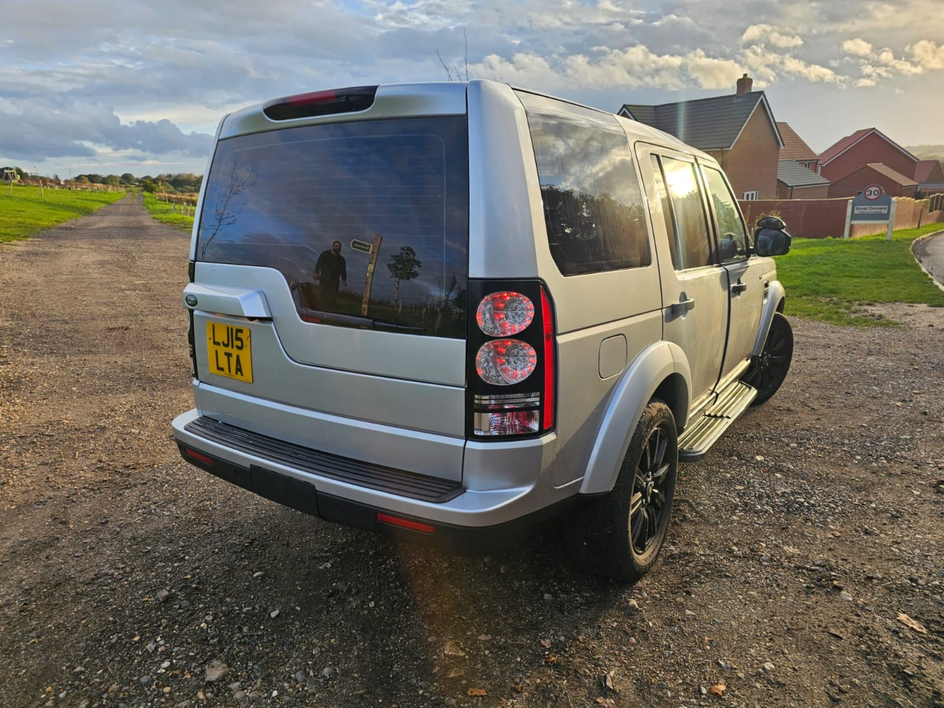 2015 LAND ROVER DISCOVERY SE - Image 6 of 8