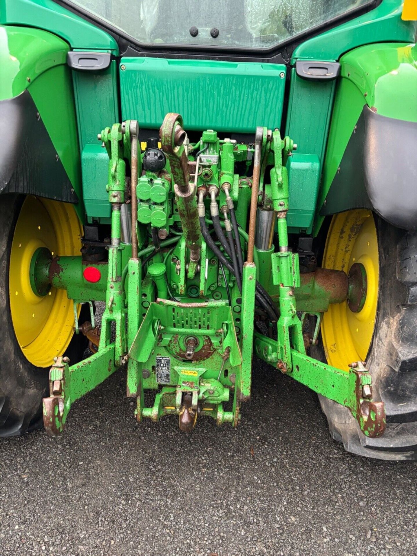 (ONLY 3.5K HOURS) JOHN DEERE 6220 SE TRACTOR WITH JOHN DEERE 631 LOADER - Image 10 of 22