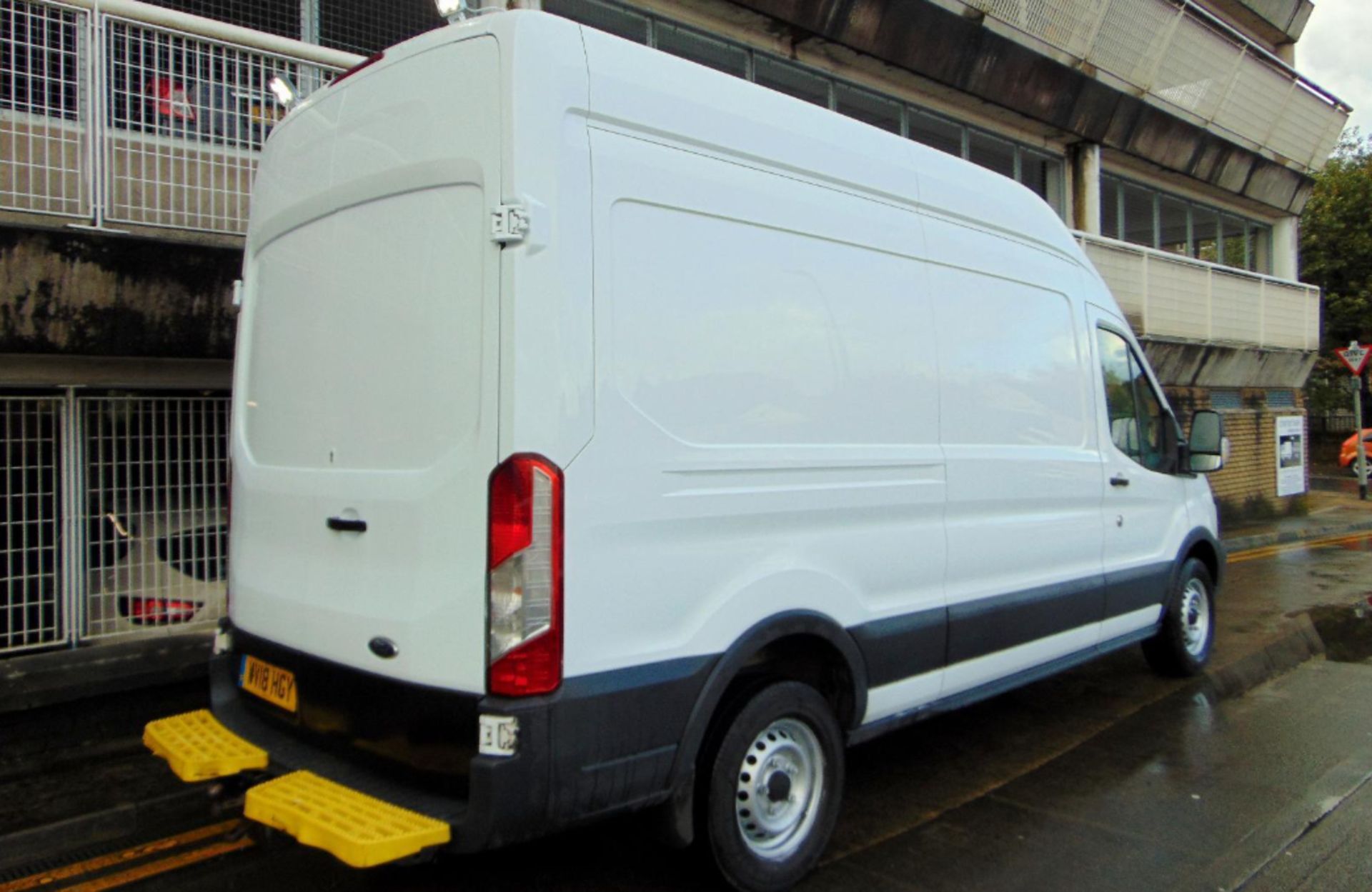 WORKHORSE ON WHEELS: FORD TRANSIT 2018, MANUAL, DIESEL, 3 SEATS, SERVICE HISTORY - Image 12 of 17