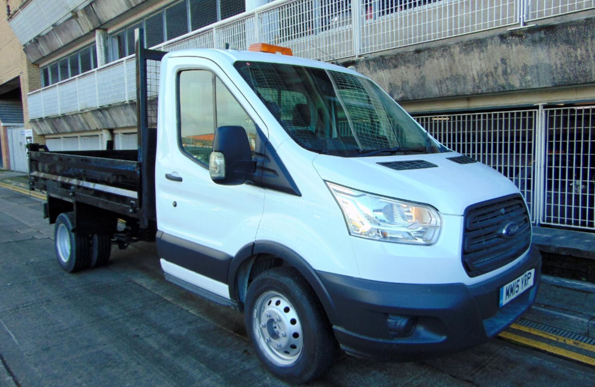 TRANSIT TIPPER 2015: FLASHING BEACON, ELECTRIC WINDOWS - Image 9 of 19