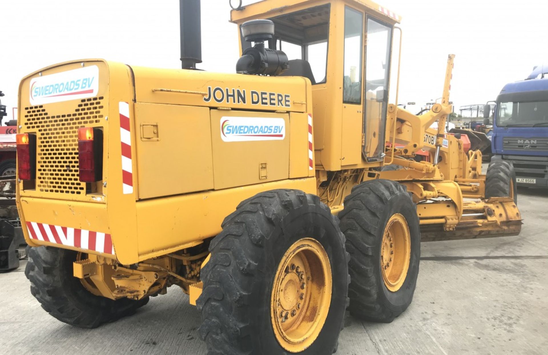 JOHN DEERE 670 MOTOR GRADER ( SAME SIZE AS CAT 140 - Image 2 of 15