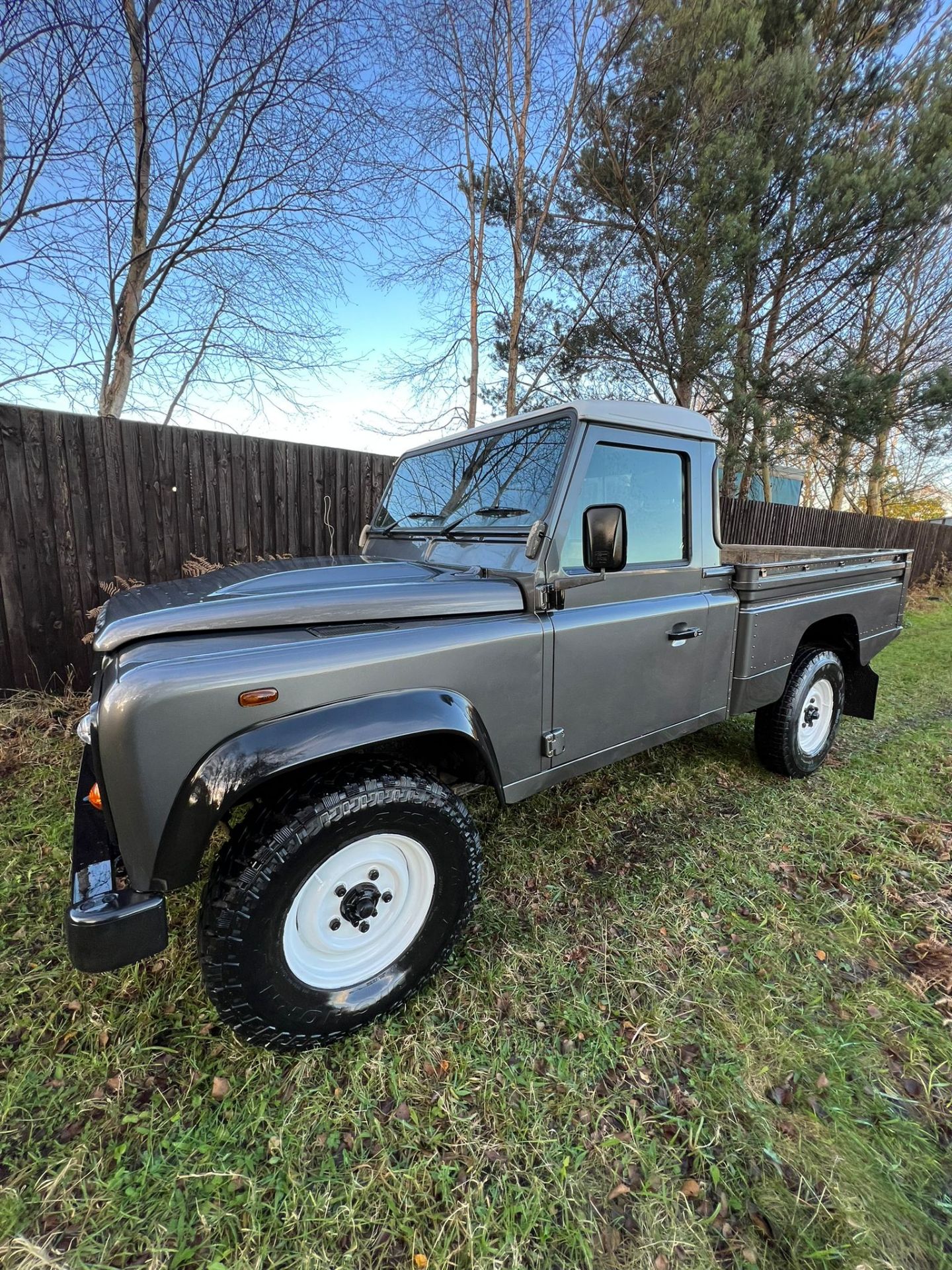 SINGLE-OWNER GEM: LAND ROVER 2.2 TDCI, FULL SERVICE HISTORY, 132K MILES - Image 7 of 19