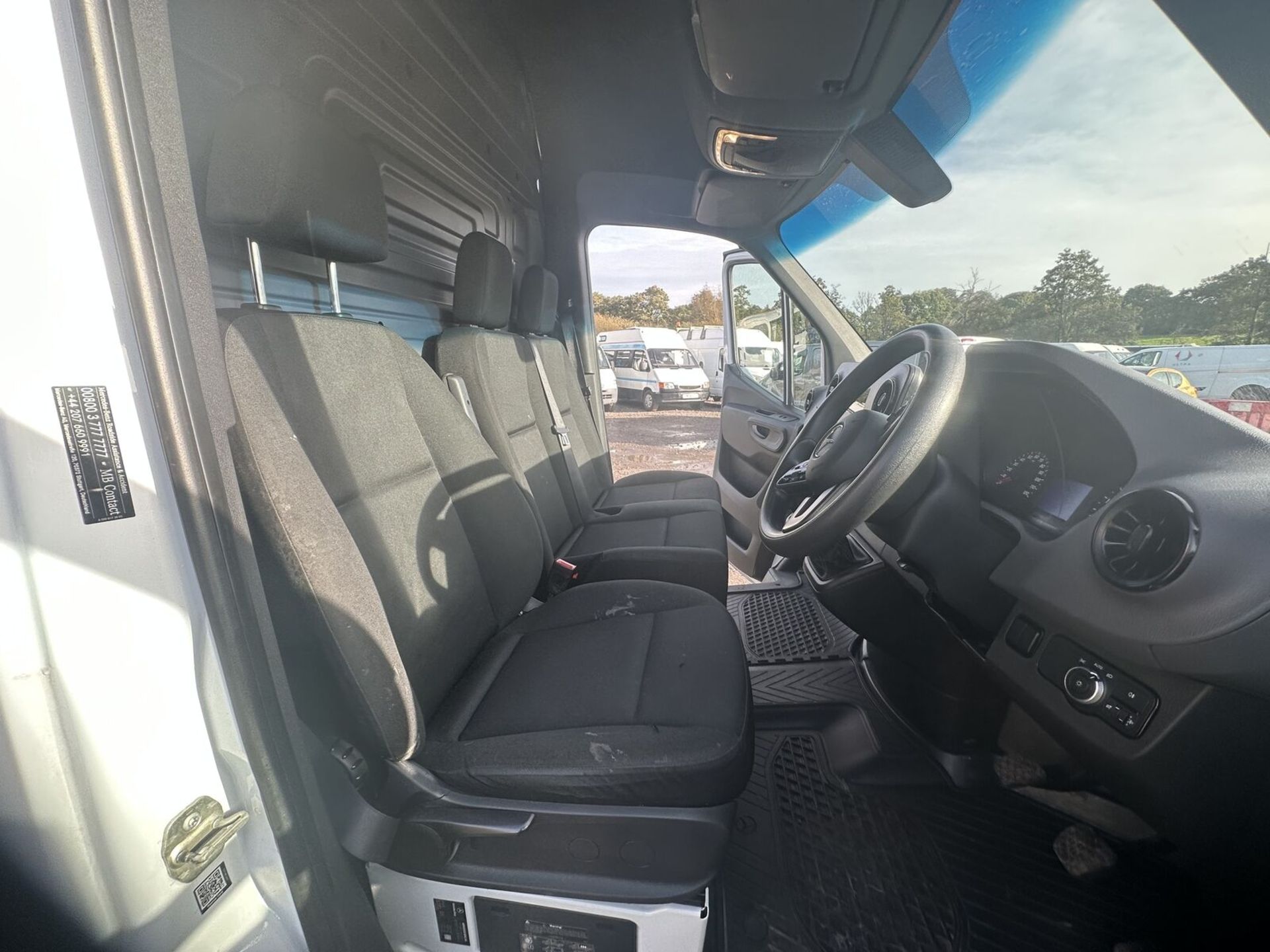 **(ONLY 69K MILEAGE)** 70 PLATE MERCEDES SPRINTER 315: READY TO ROLL - MOT SEPT 2024 - Image 9 of 18
