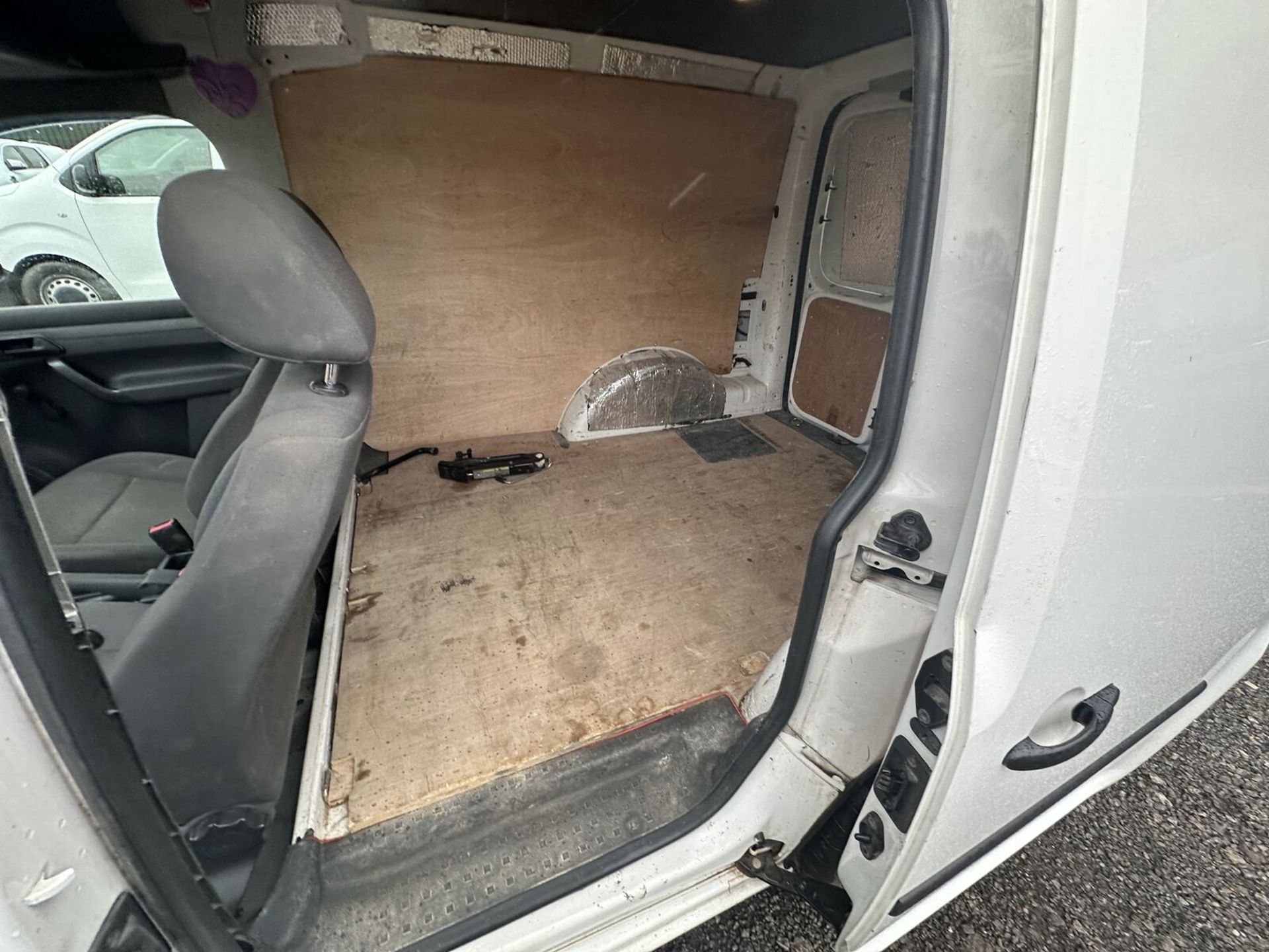 EFFICIENT MOBILITY: '66 PLATE VW CADDY C20 ULEZ COMPLIANT - NO VAT ON HAMMER - Image 4 of 10