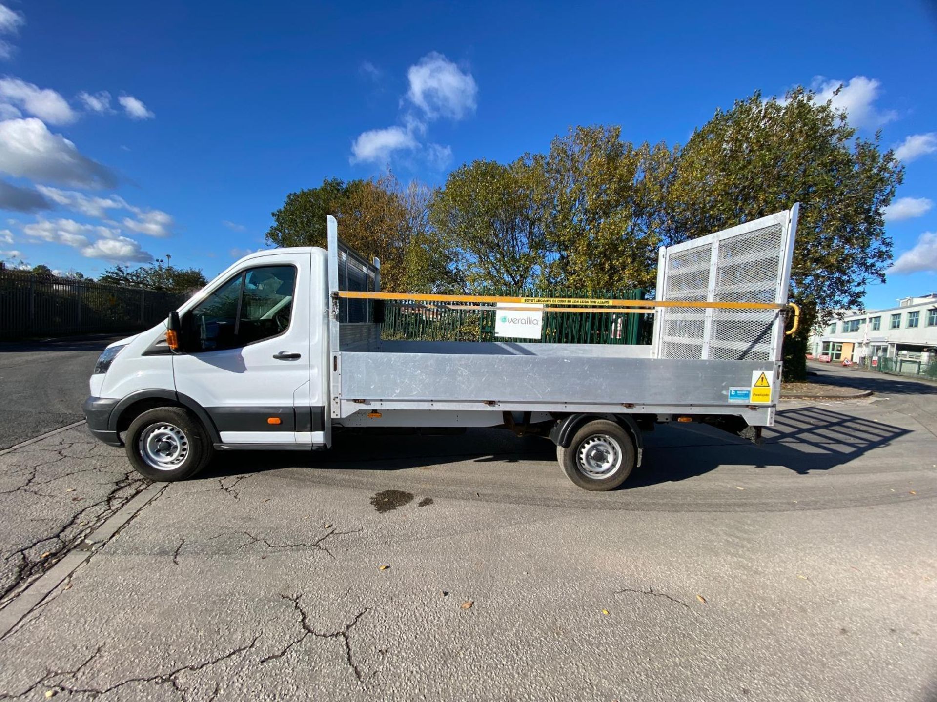 BEVERTAIL/FLATBED PICKUP TRUCK/RECOVERY (FORD TRANSIT 2017 2.0TDCI RWD 14FT) (NO VAT ON HAMMER) - Image 4 of 14