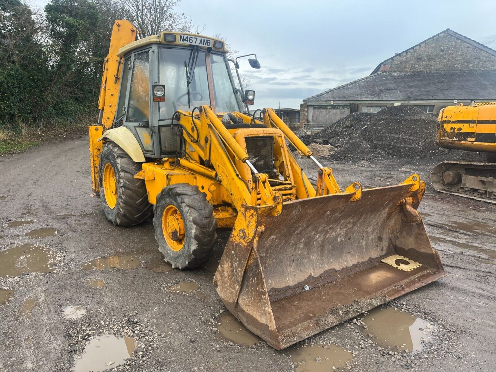 EFFICIENT POWER: PERKINS TURBO IN '96 JCB 3CX - Image 13 of 14